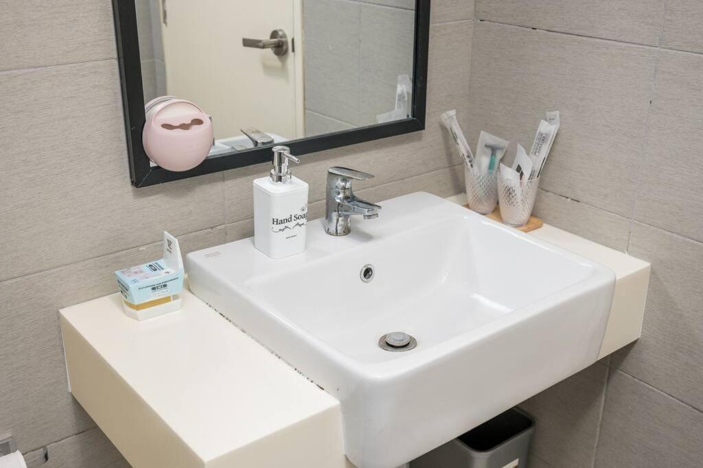 EkoCheras max5pax Romance Retreats #freeparking #netflix #wifi