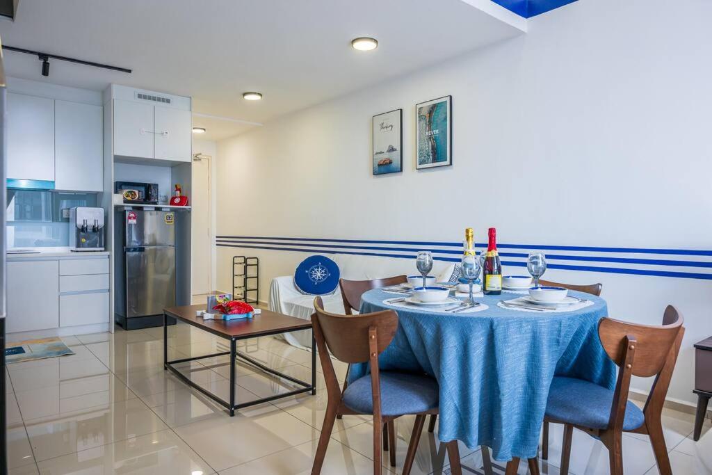 EkoCheras max5pax Romance Retreats #freeparking #netflix #wifi
