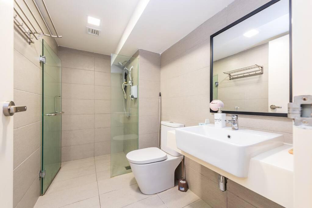 EkoCheras max5pax Romance Retreats #freeparking #netflix #wifi