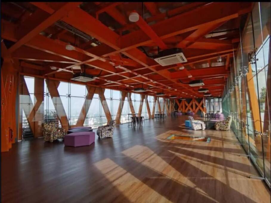EkoCheras max5pax Romance Retreats #freeparking #netflix #wifi