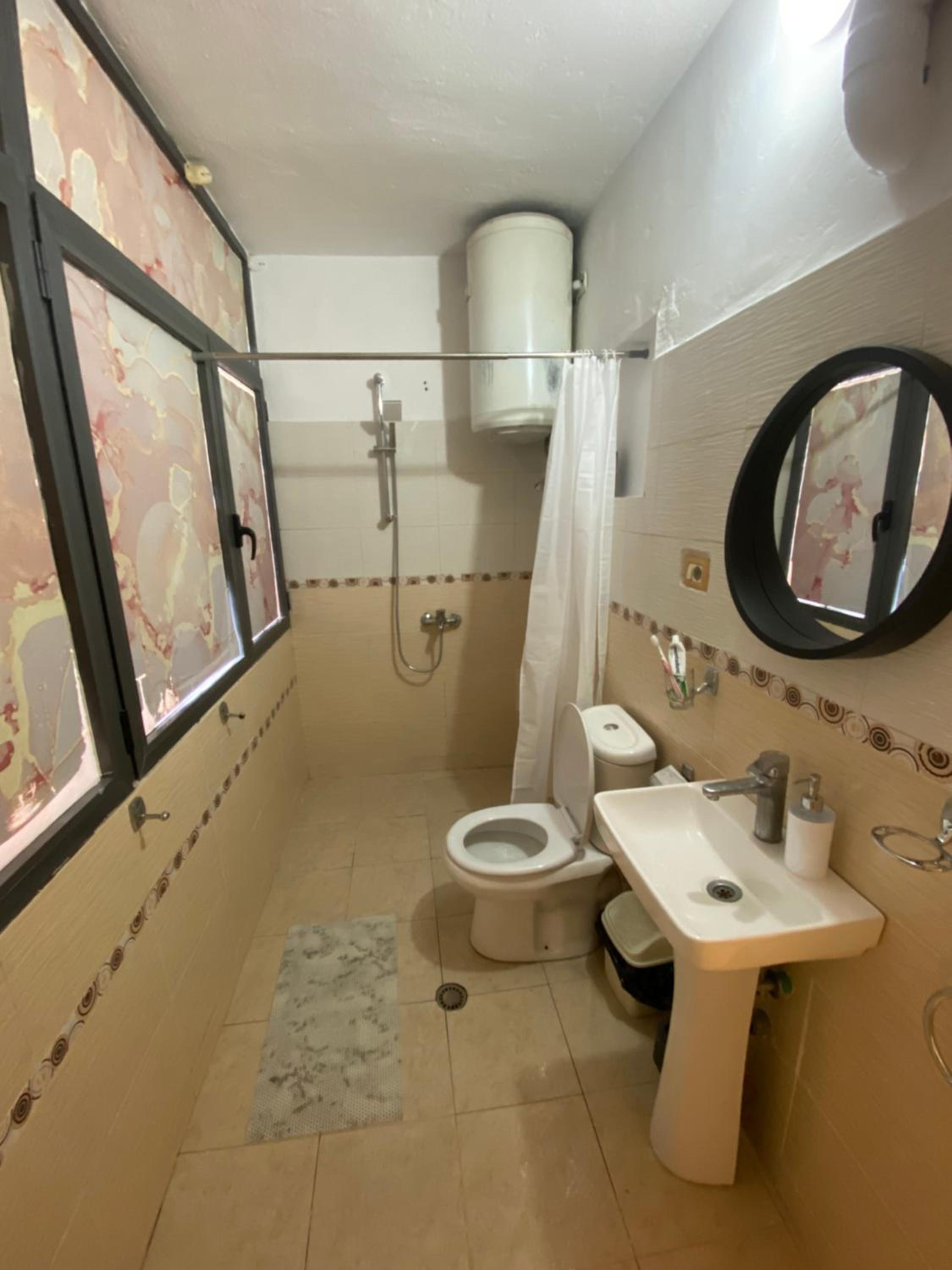 21 Dhjetori Apartment