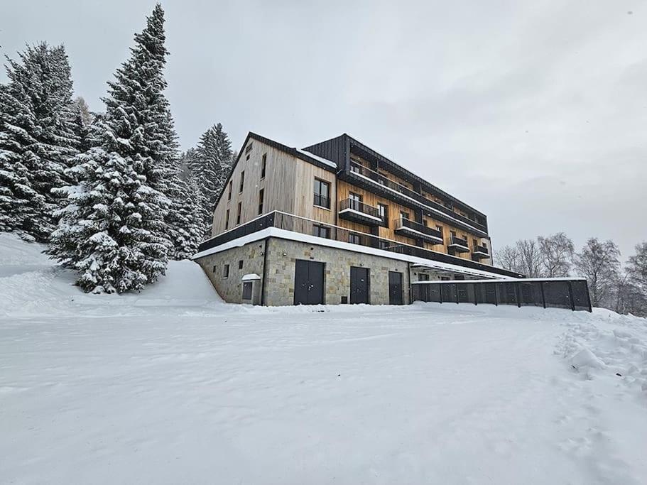 Benecko s terasou a s možností wellness 3475