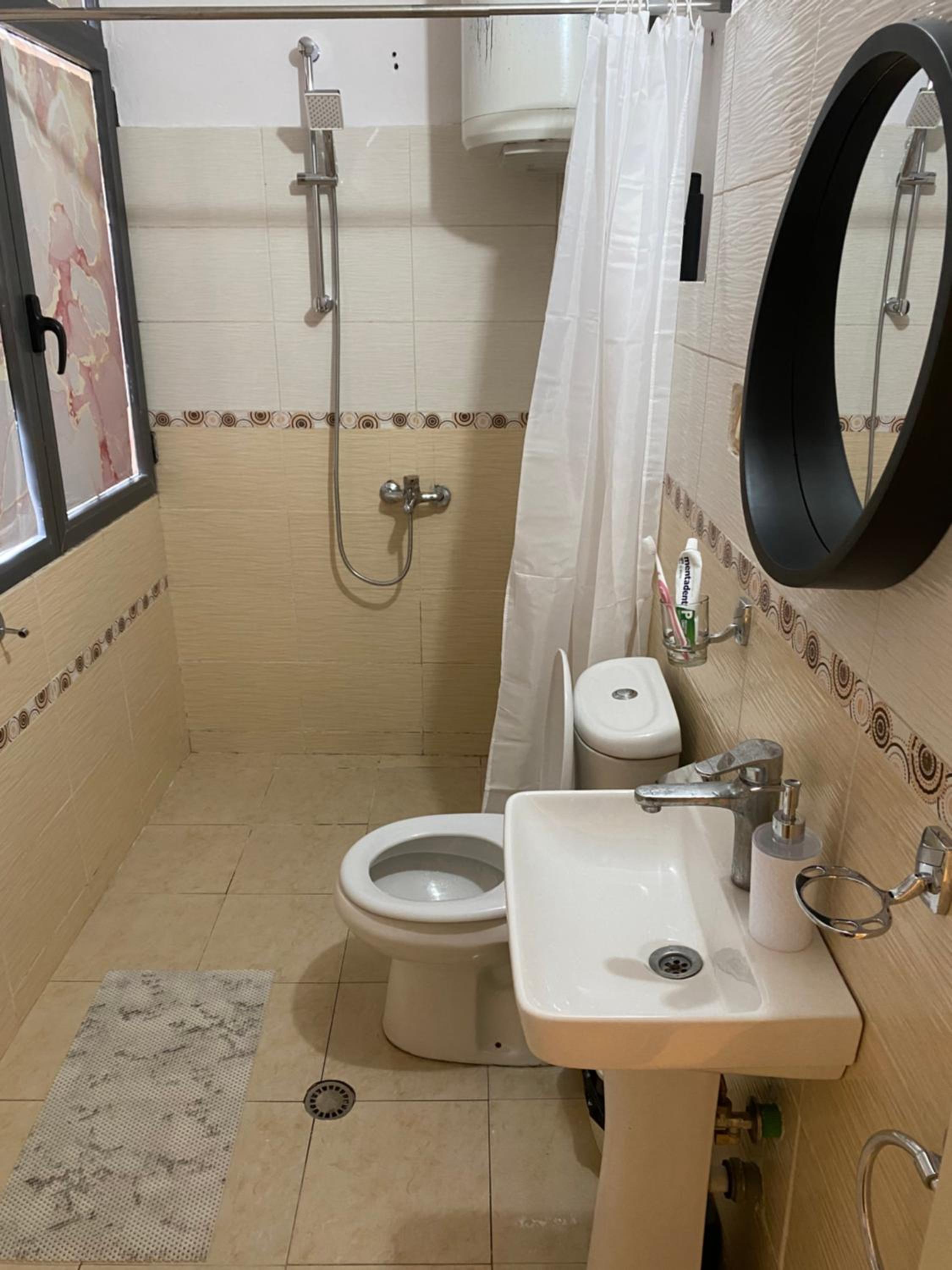 21 Dhjetori Apartment