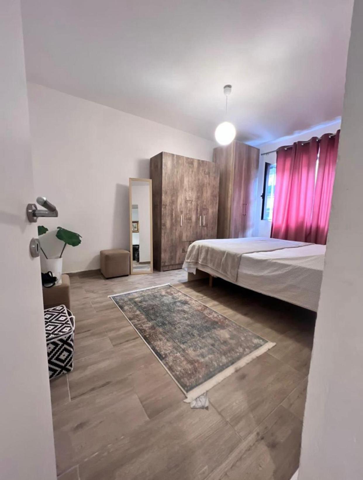 21 Dhjetori Apartment