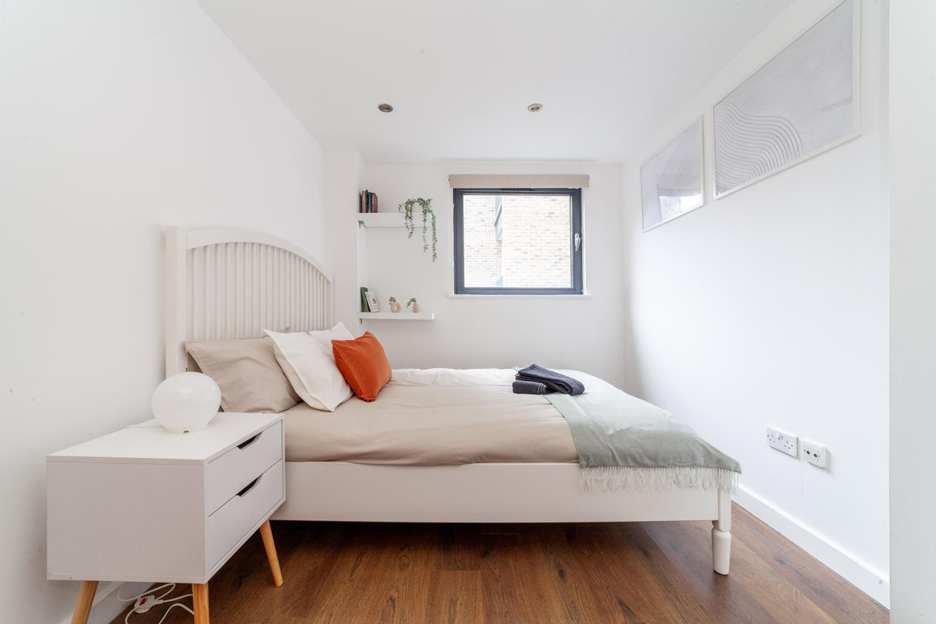 Modern 3 Bed & 3 Bathrooms Flat, Hackney Downs