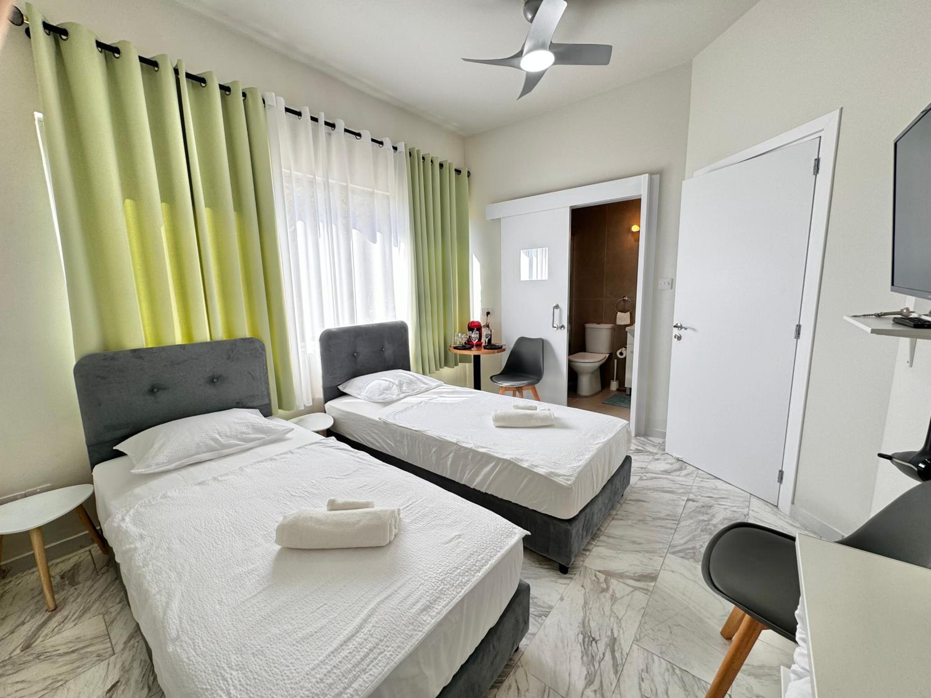 Smart Comfort RoomN3 with Private Bathroom in best Location Beach 250m
