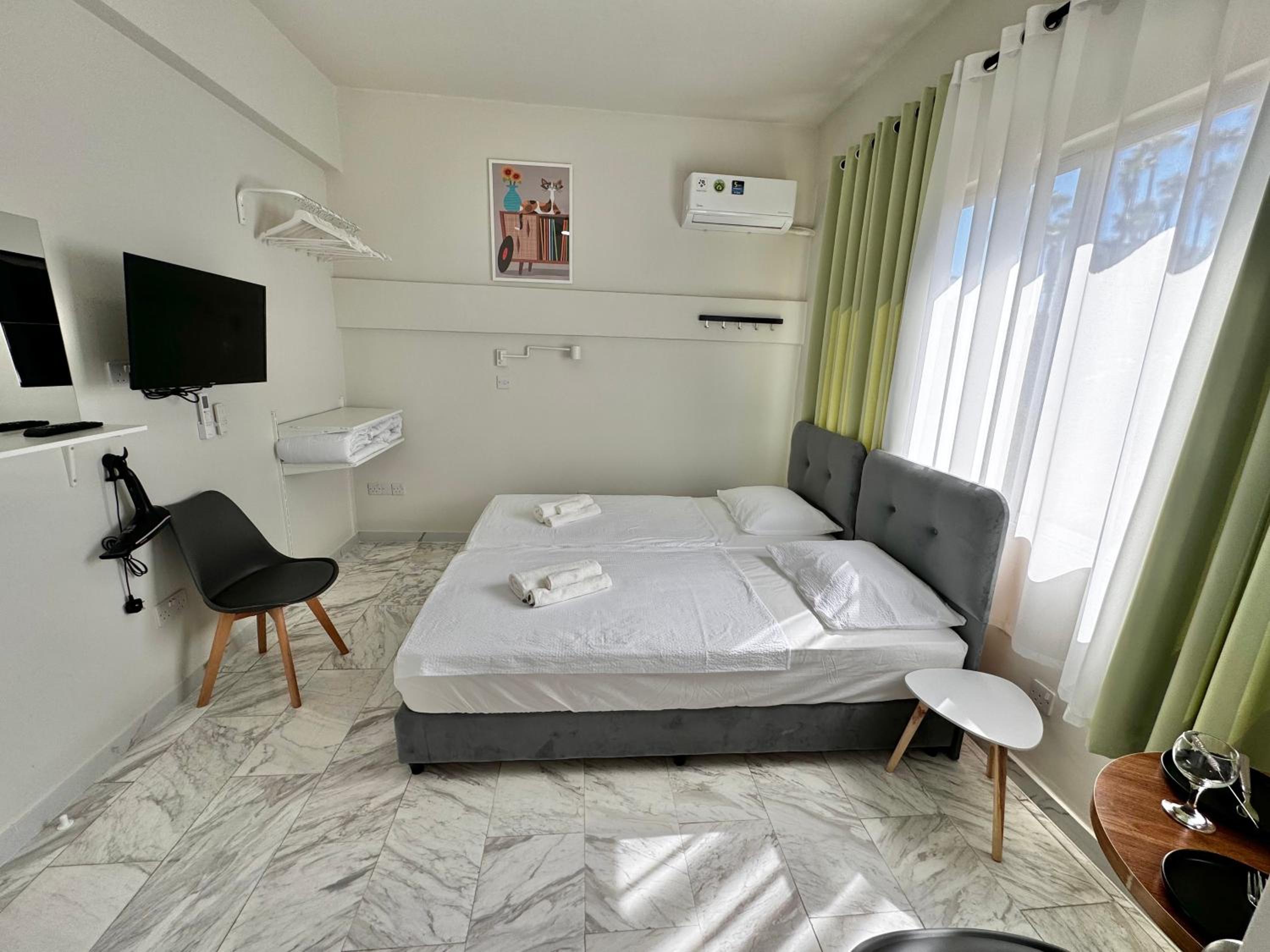 Smart Comfort RoomN3 with Private Bathroom in best Location Beach 250m