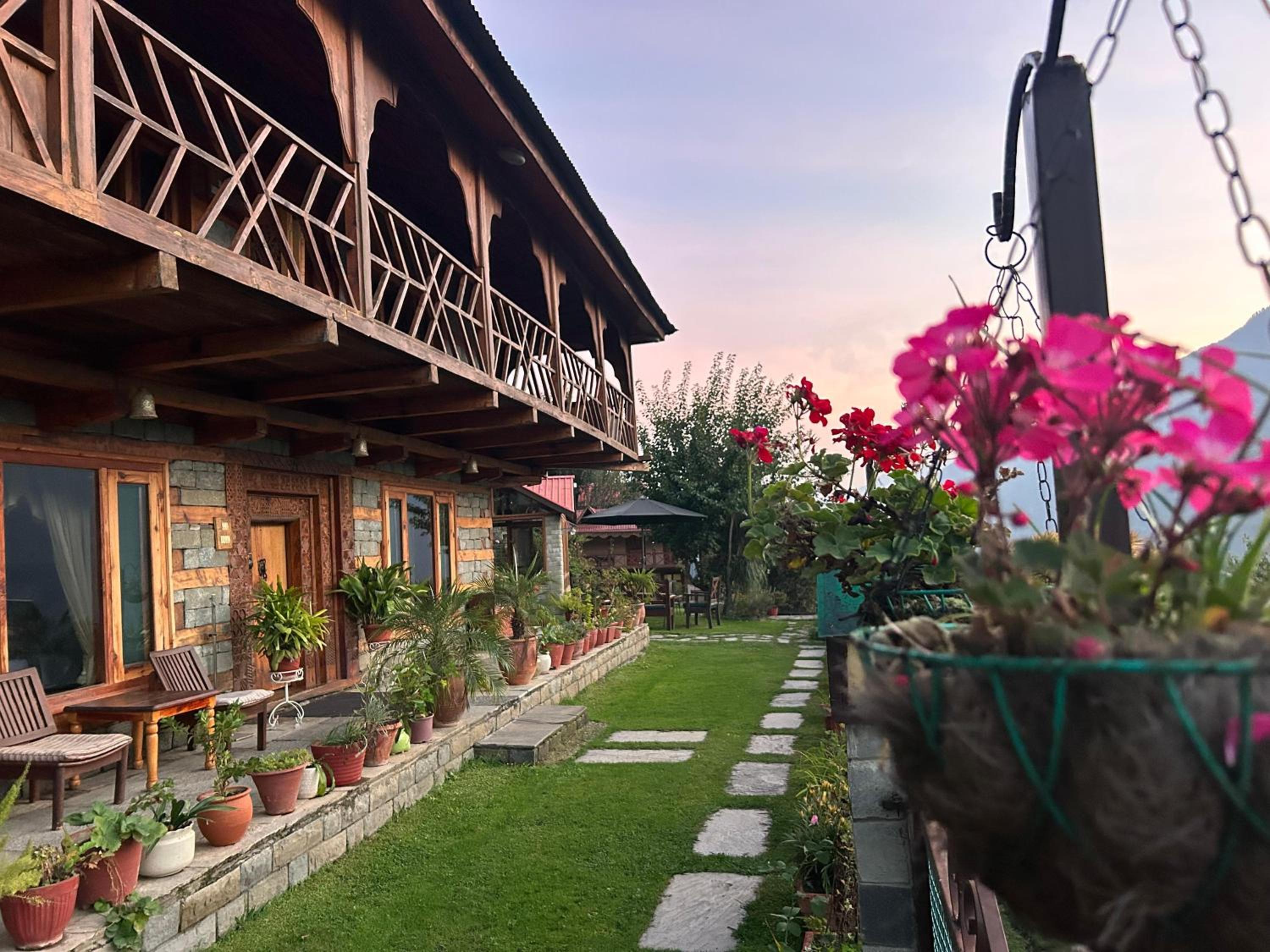 Himalayan Kothi ,Kais, Kullu Manali