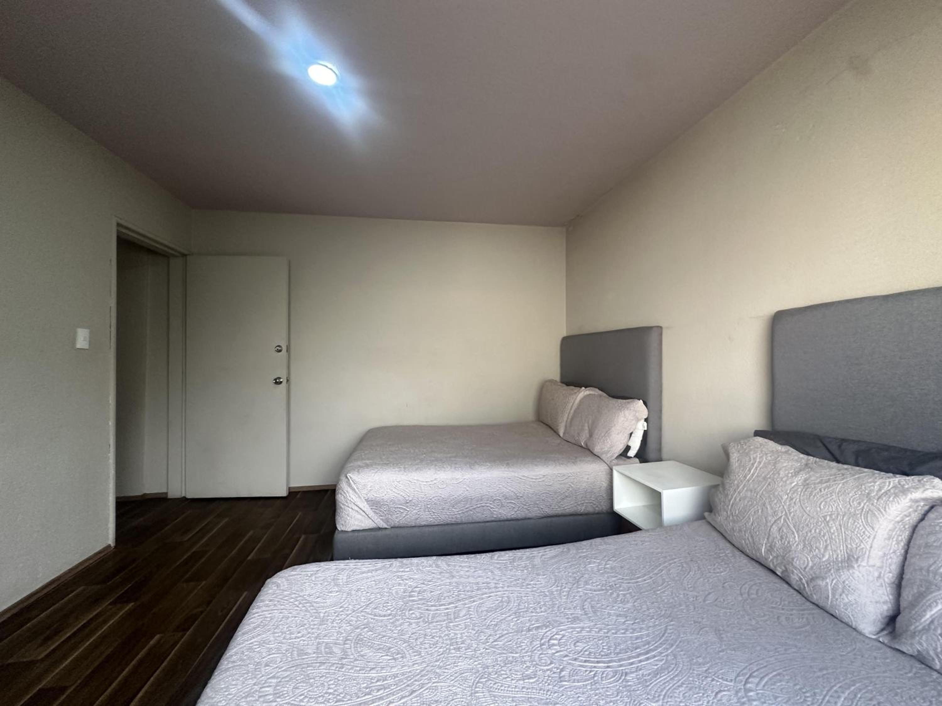 Bright & Stylish in Roma Condesa Sleeps 7 photo 3