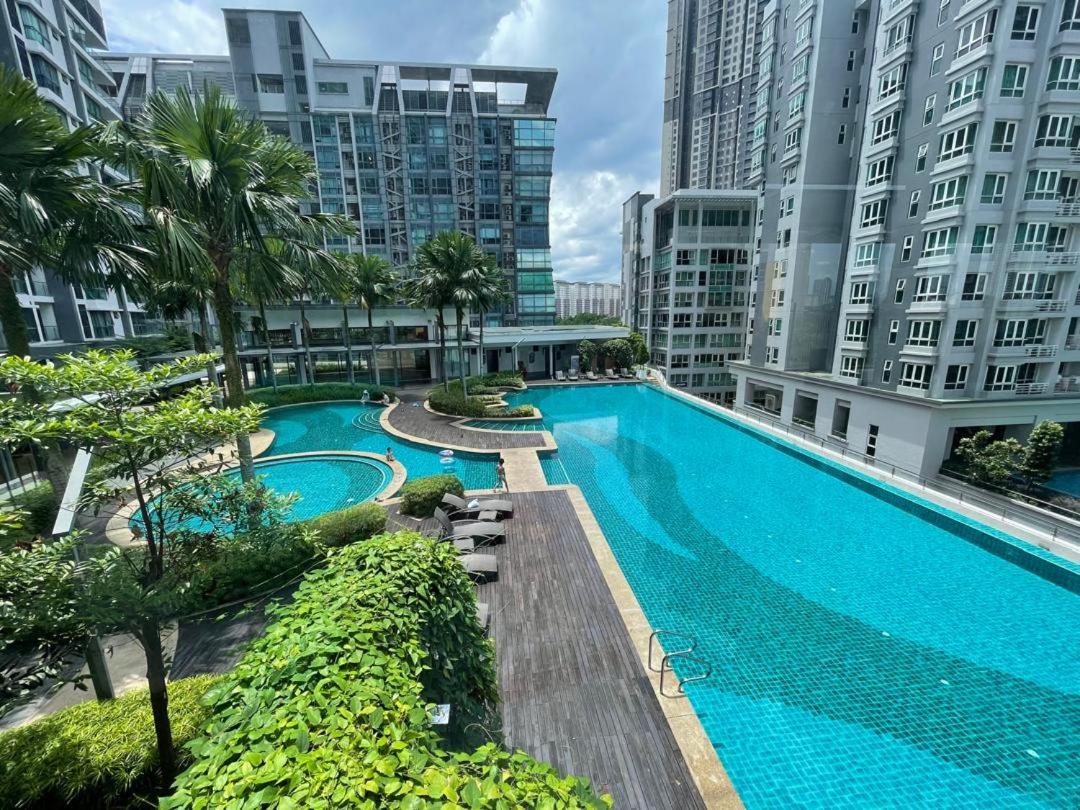 V Residence Suites-3A