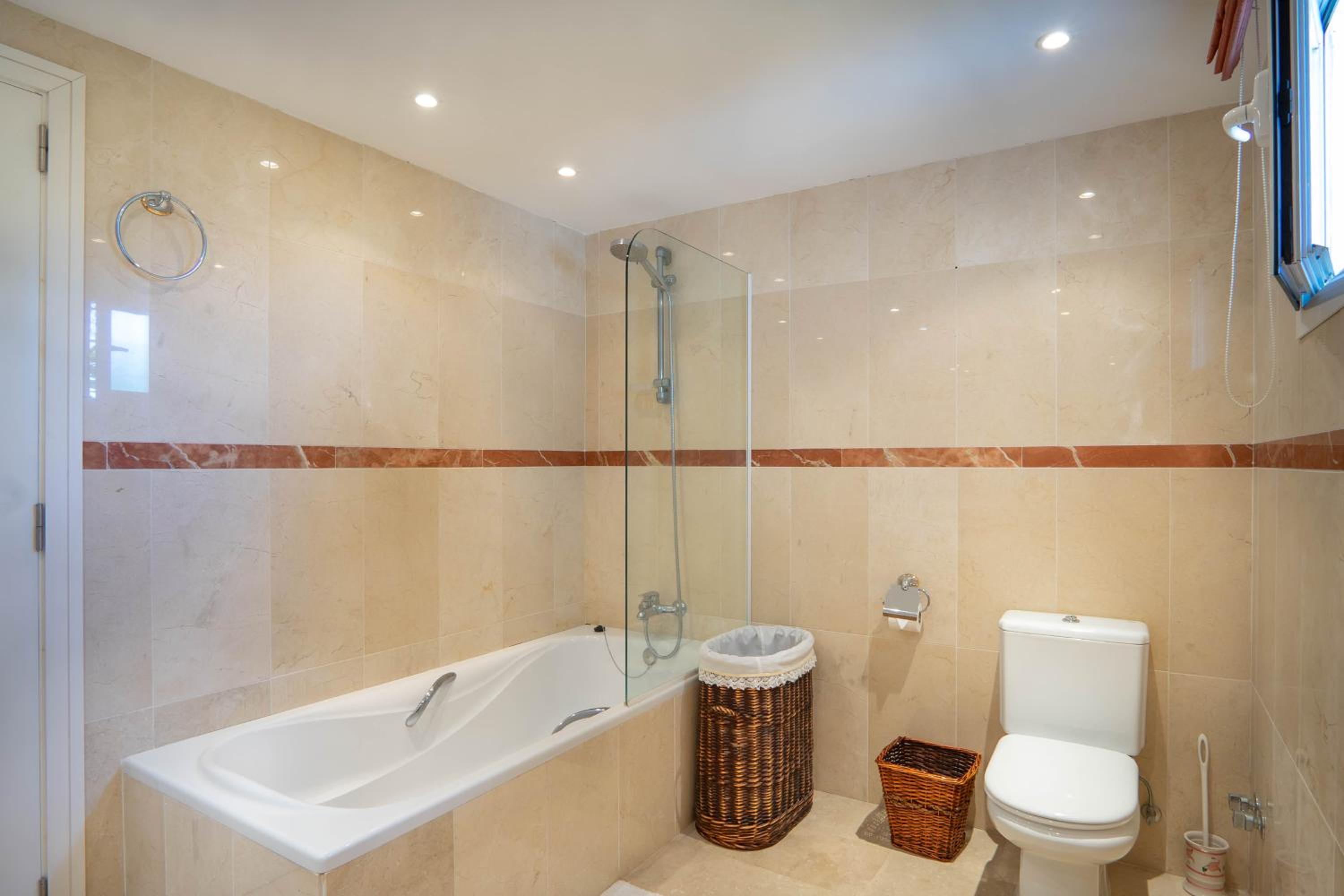 Luxury apartment in Puento Romano