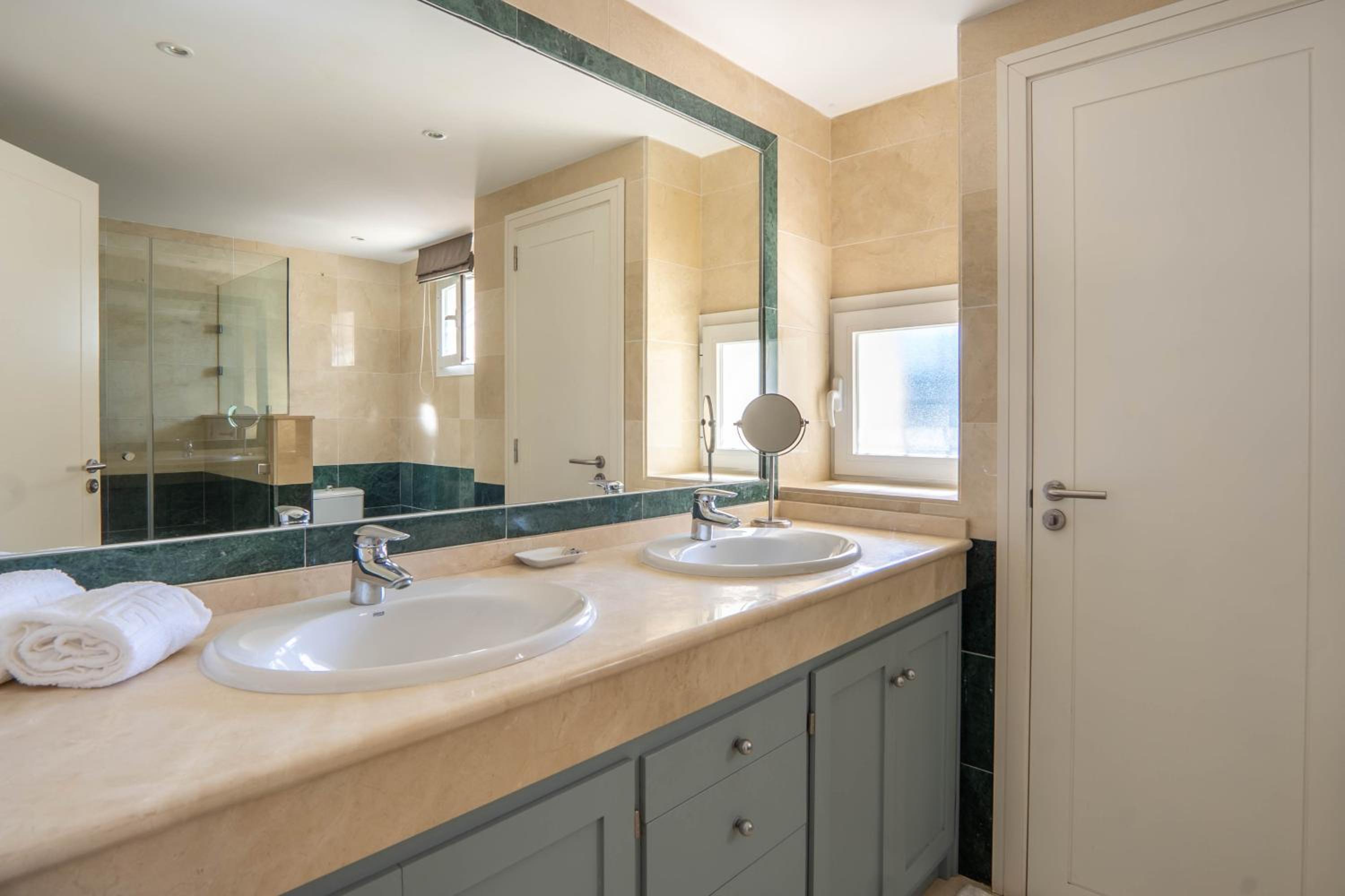 Luxury apartment in Puento Romano