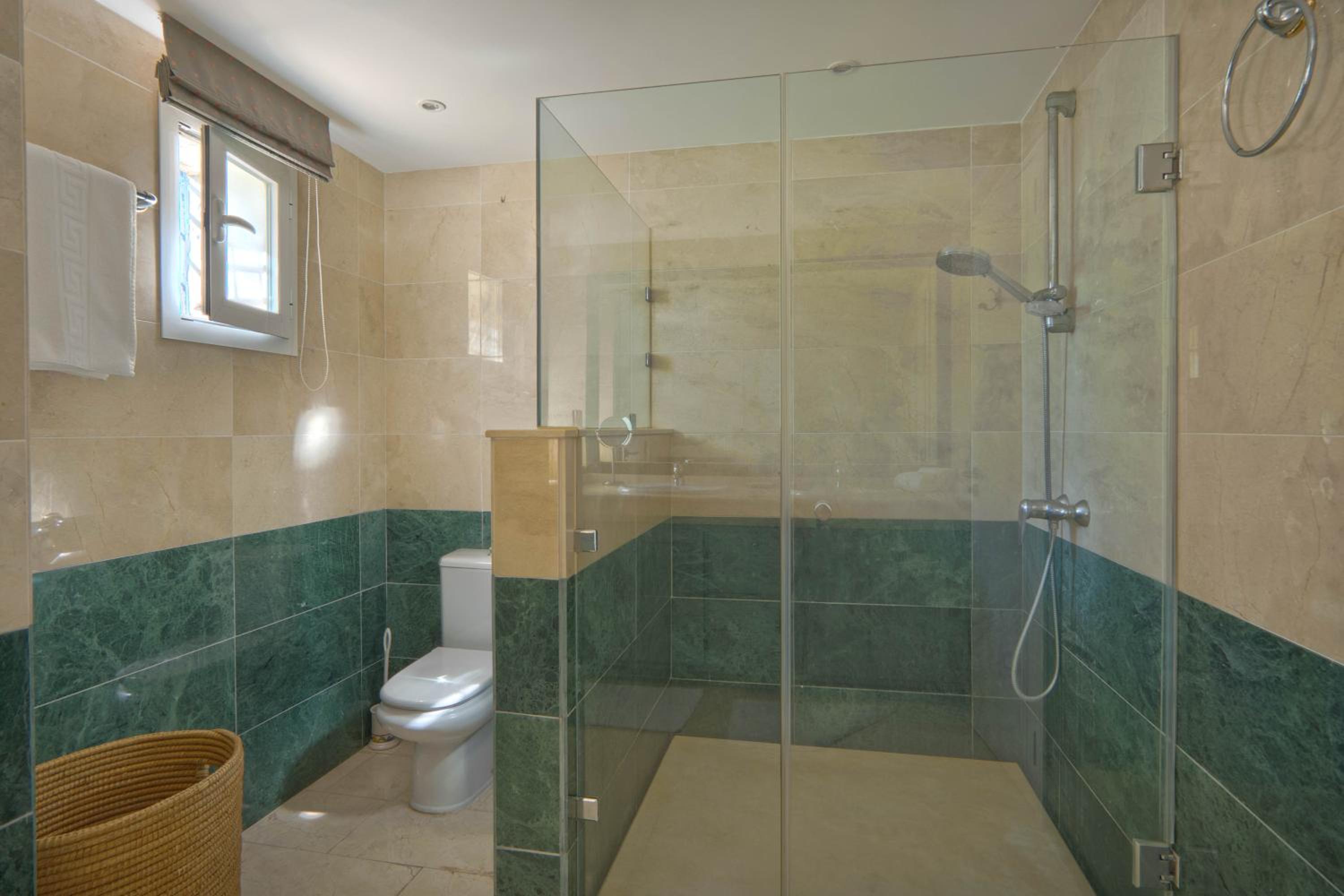 Luxury apartment in Puento Romano