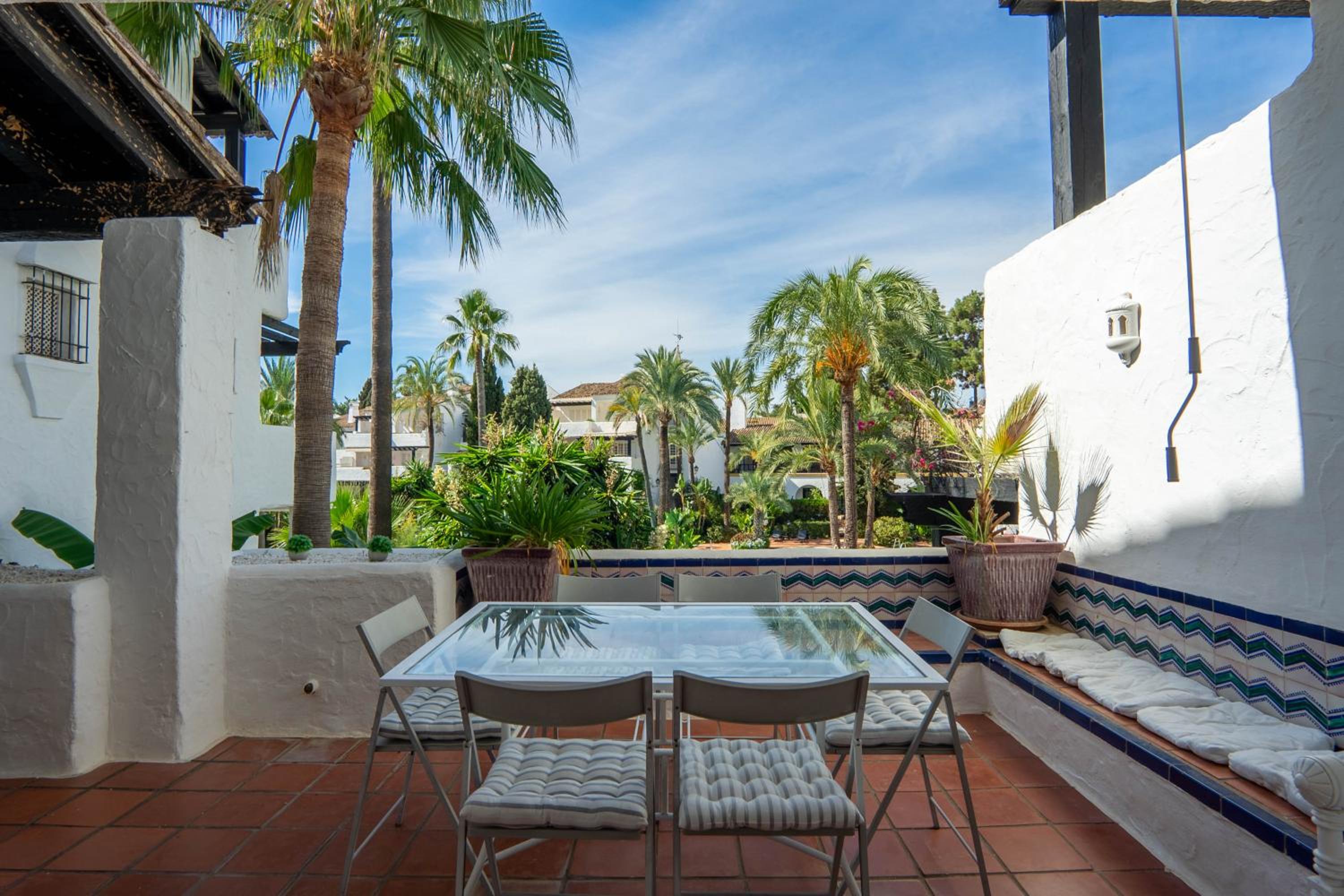 Luxury apartment in Puento Romano