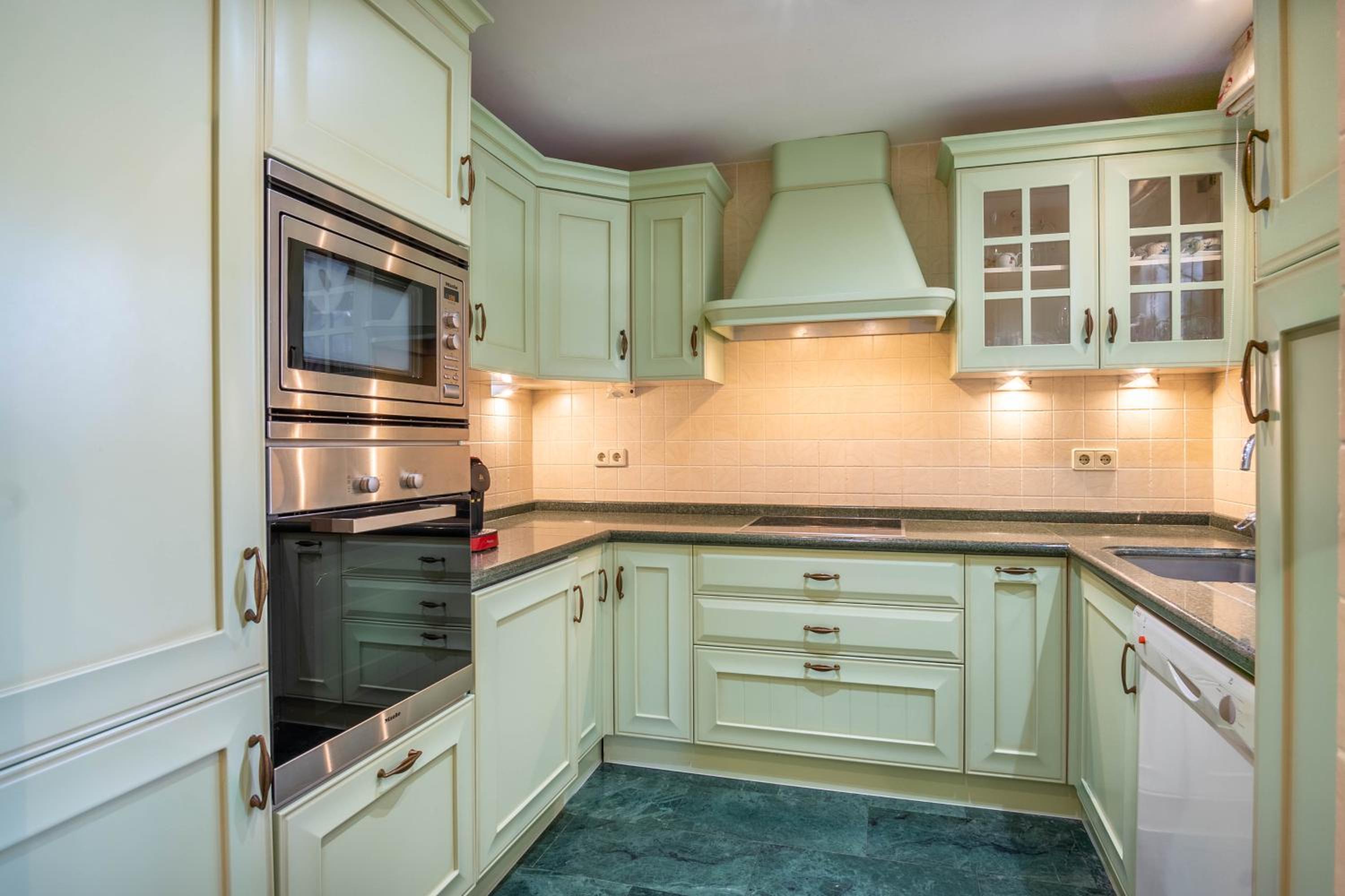 Luxury apartment in Puento Romano