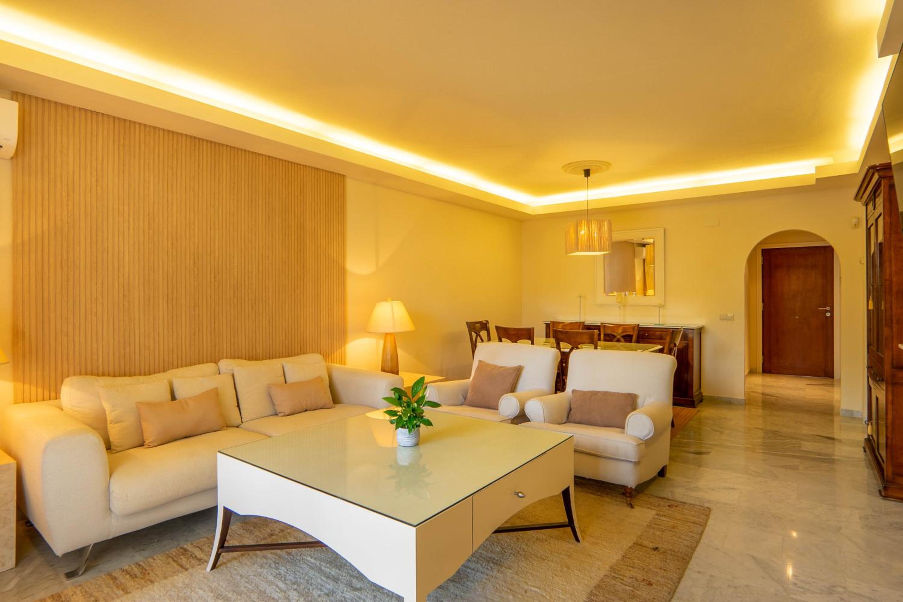 Luxury apartment in Puento Romano