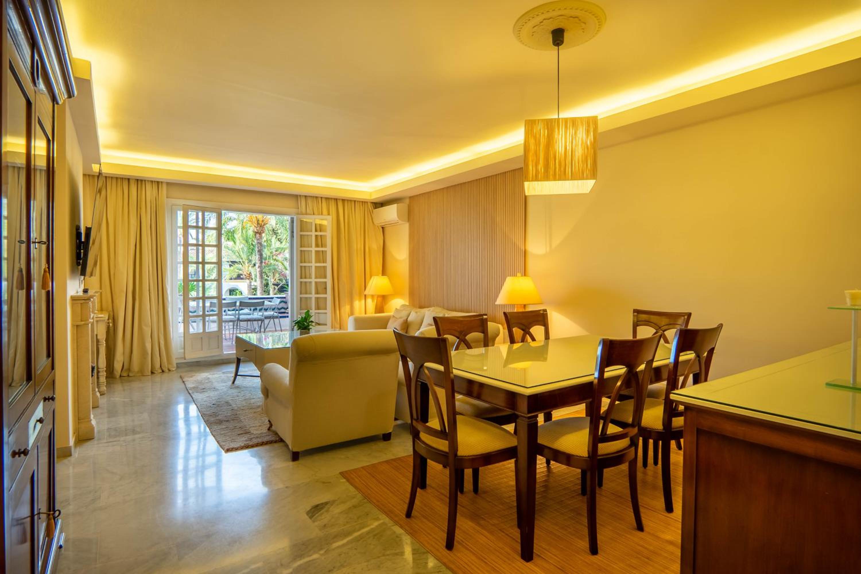 Luxury apartment in Puento Romano