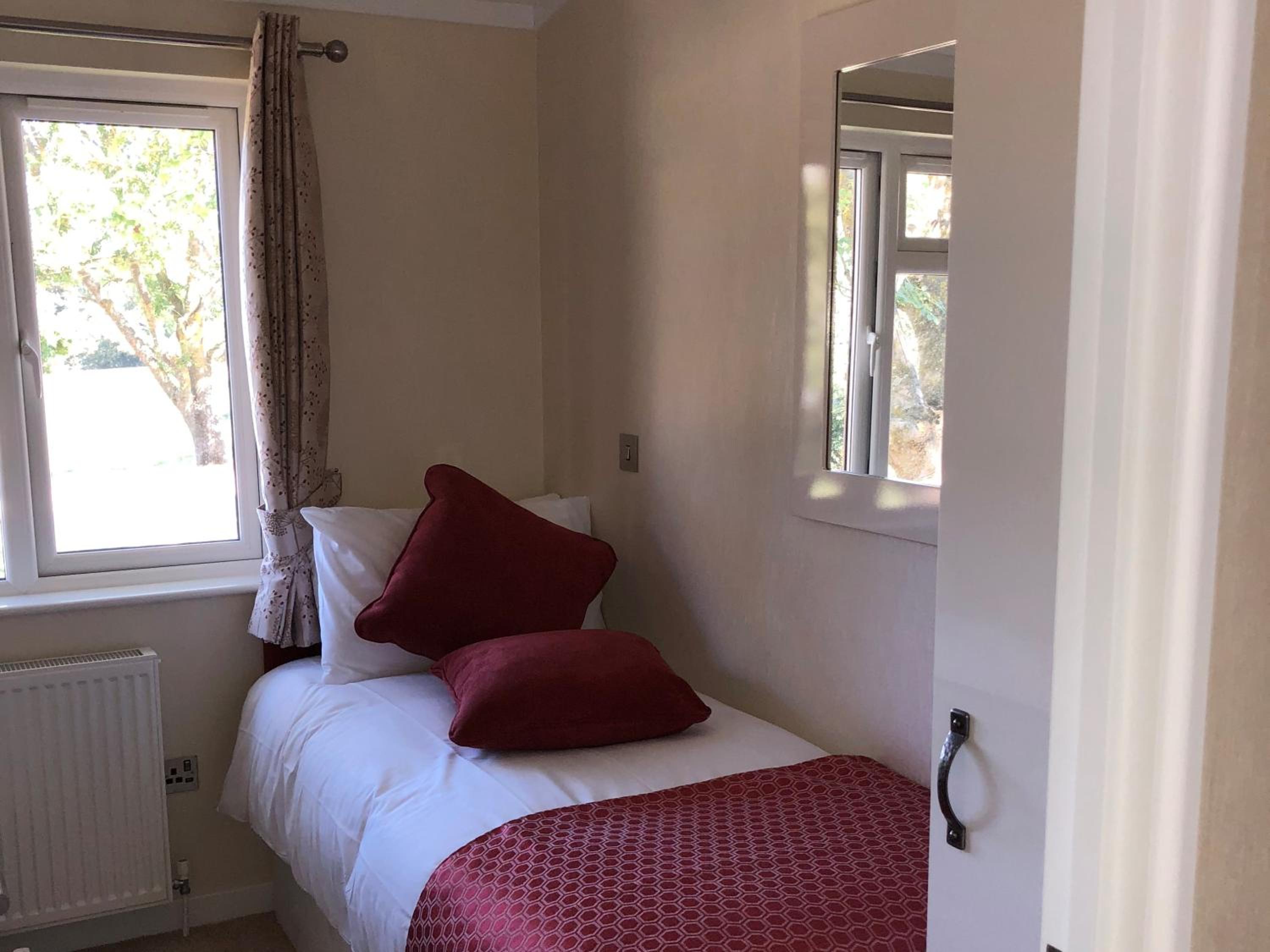 4 Bedroom Luxury Lodge Retreat in Lymington view 5
