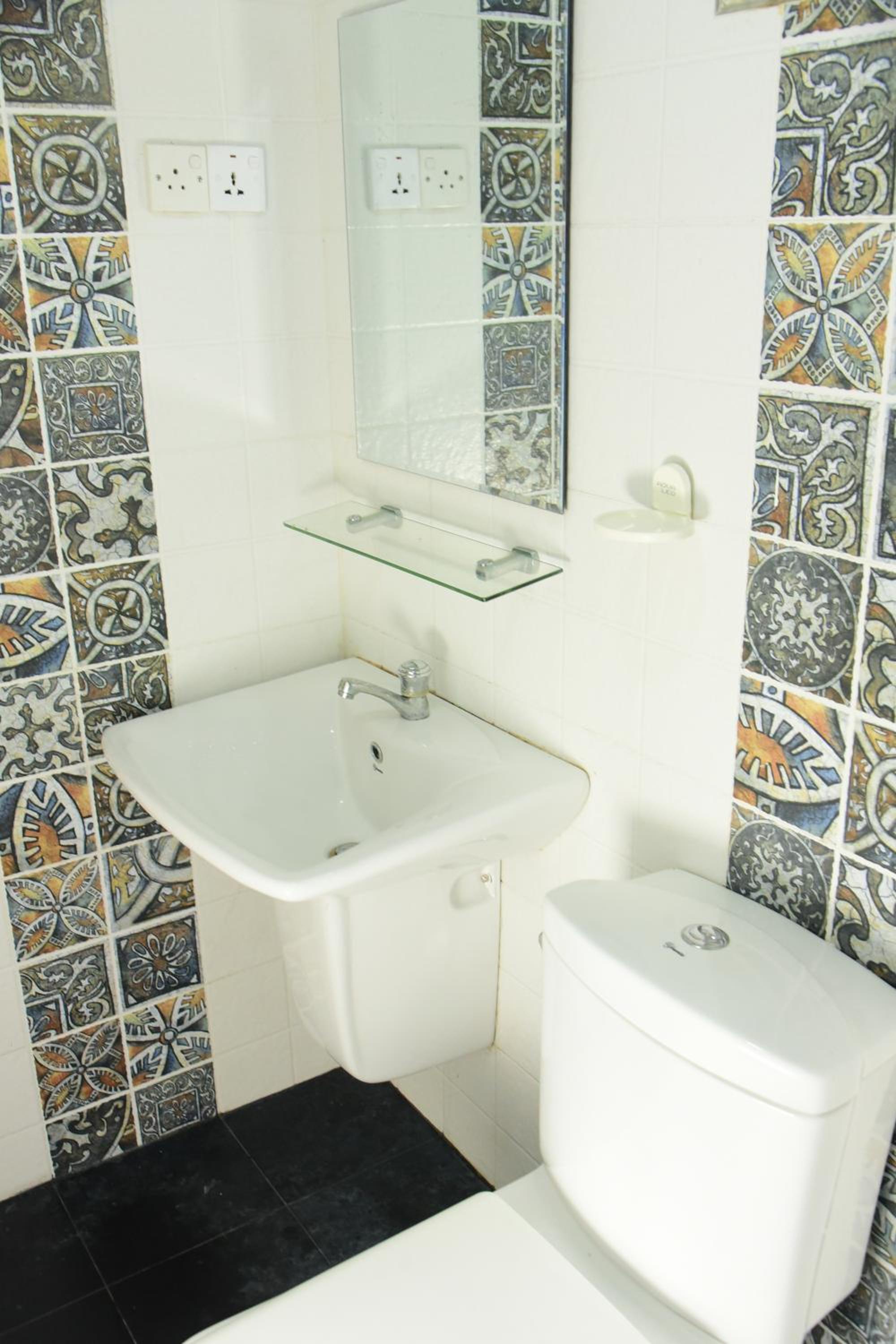 Photo 6