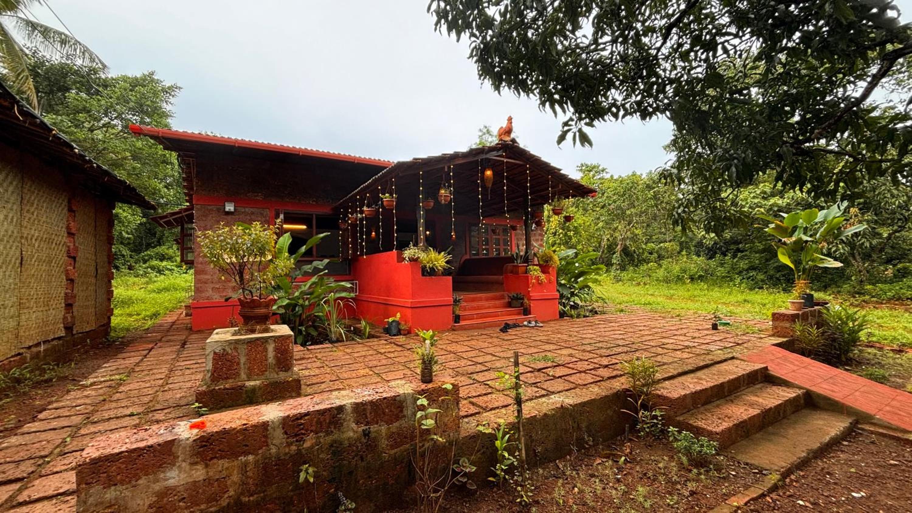 Surangi Homestays