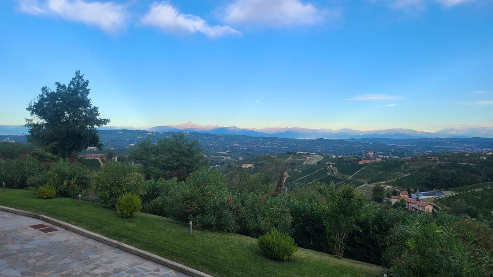 Casa Castella - Langhe view 4
