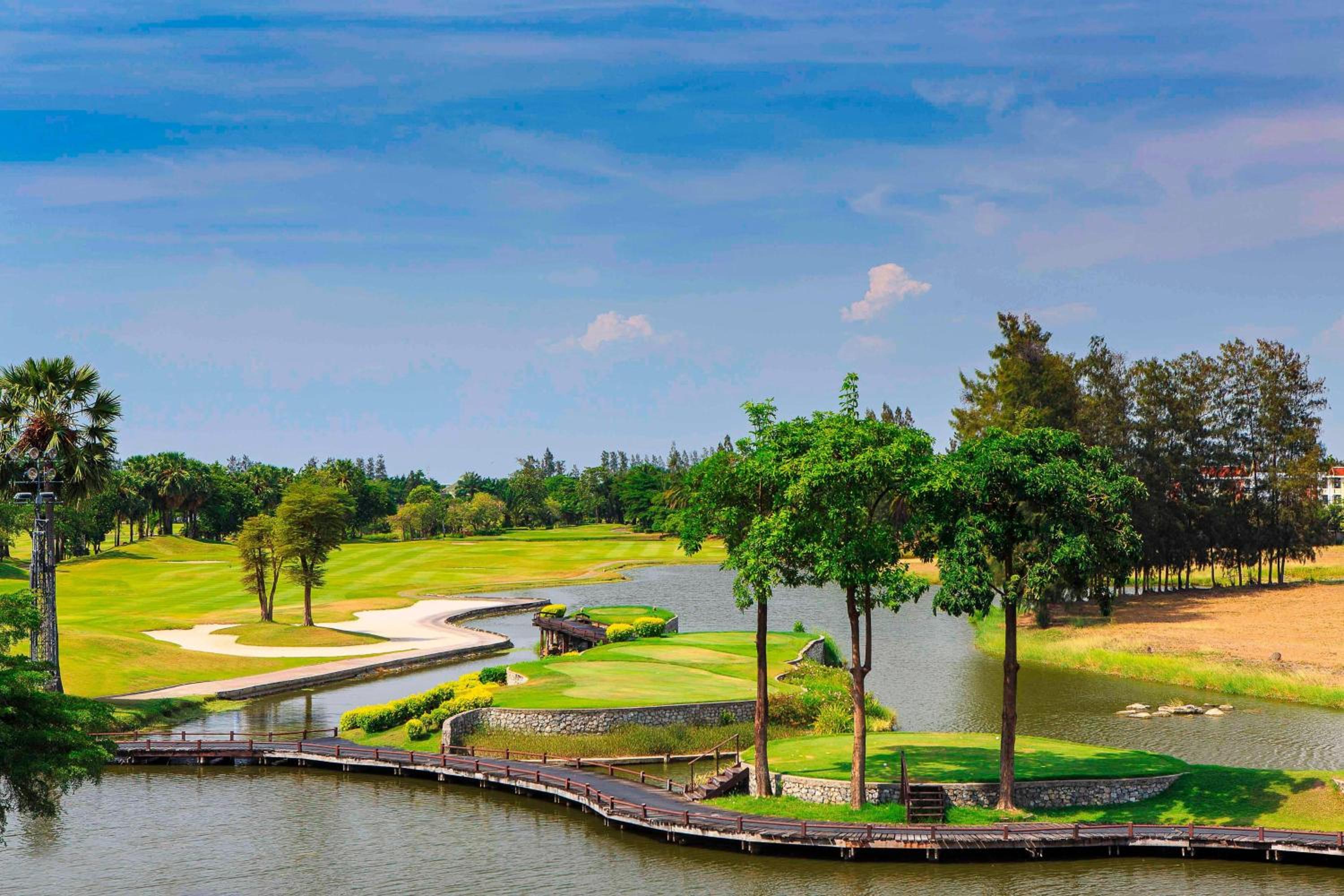 Hilton Bangkok Suvarnabhumi Golf Resort & Spa