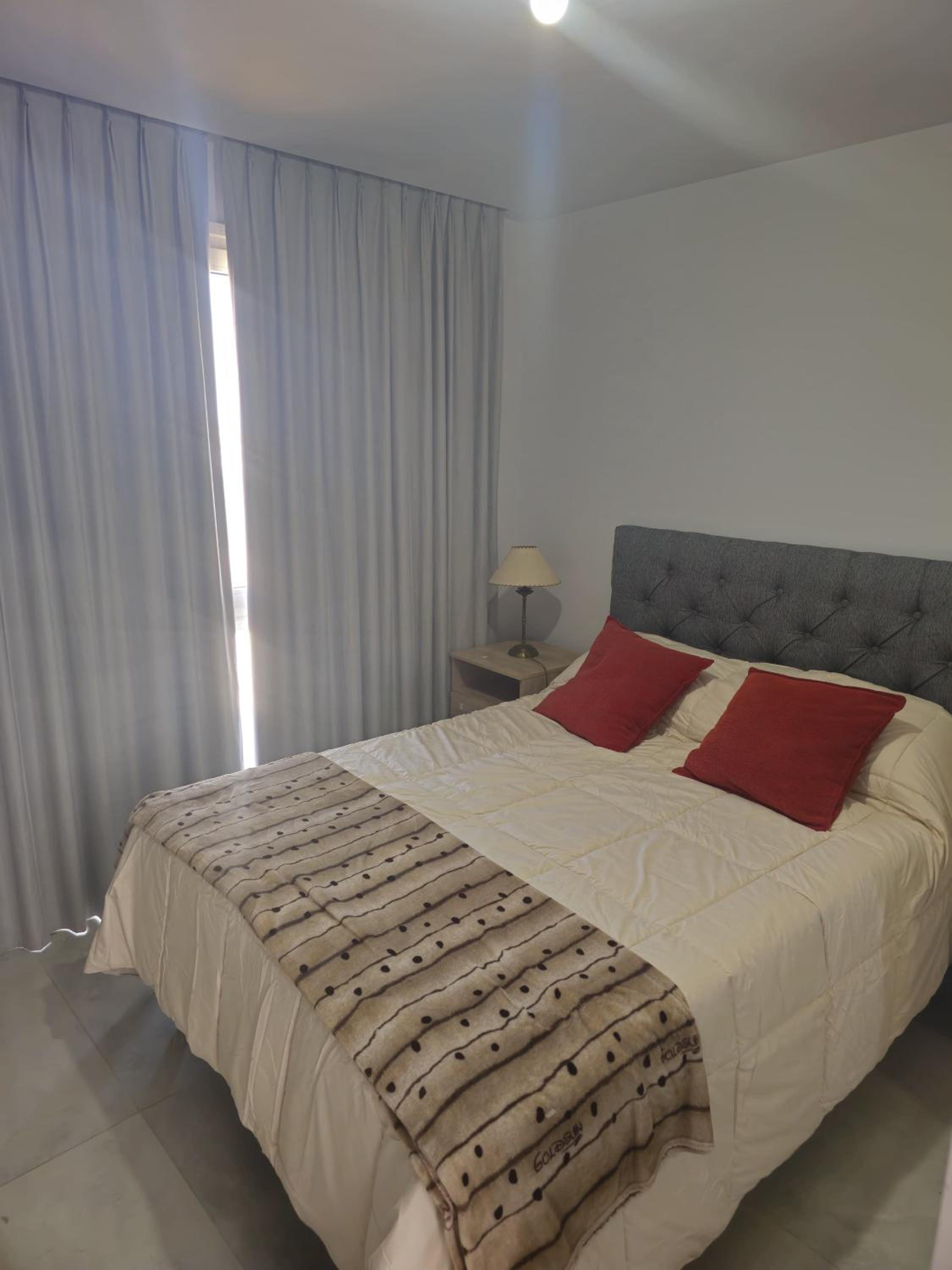Depto entero 1 dormitorio zona chateau