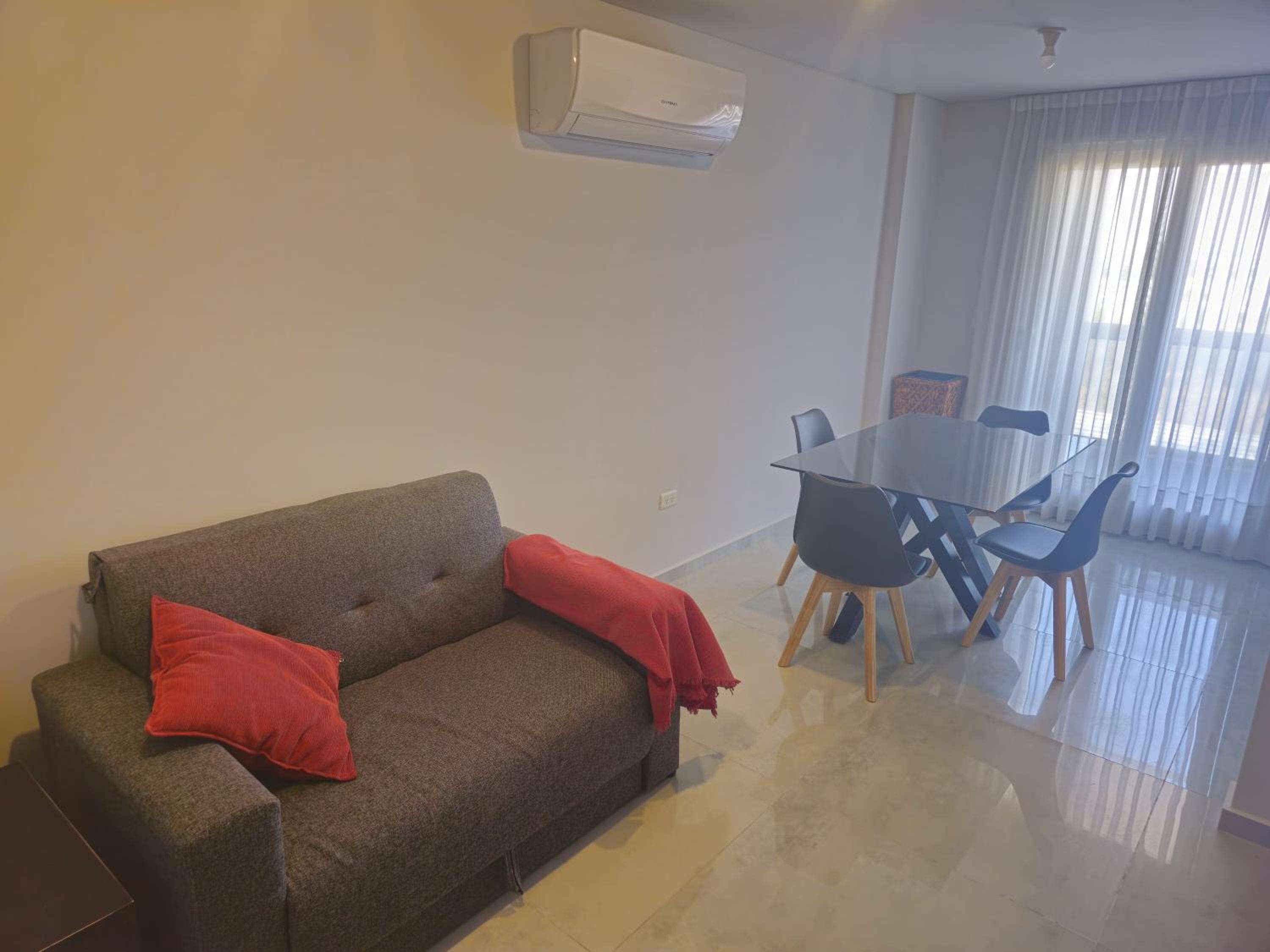 Depto entero 1 dormitorio zona chateau