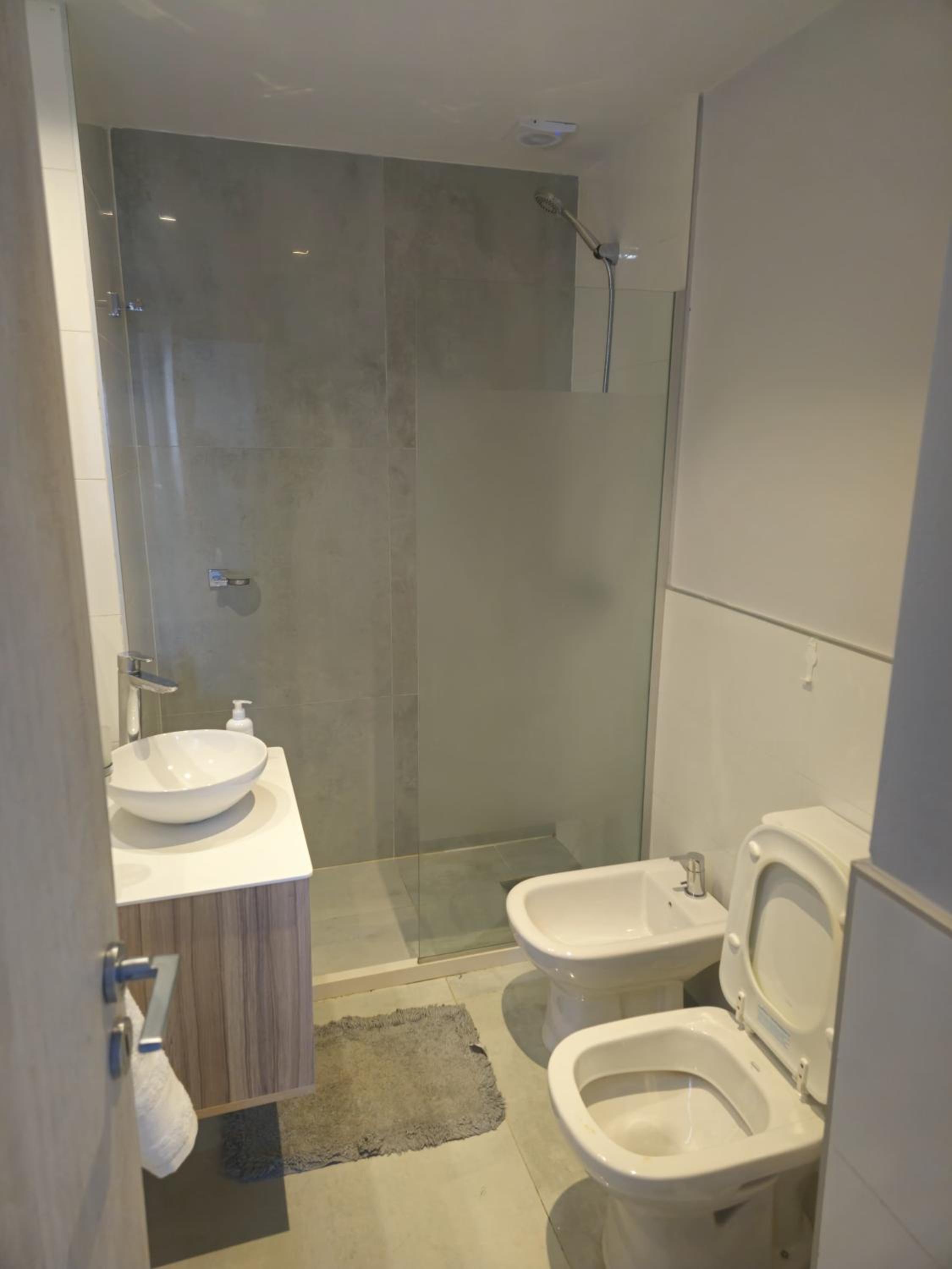 Depto entero 1 dormitorio zona chateau