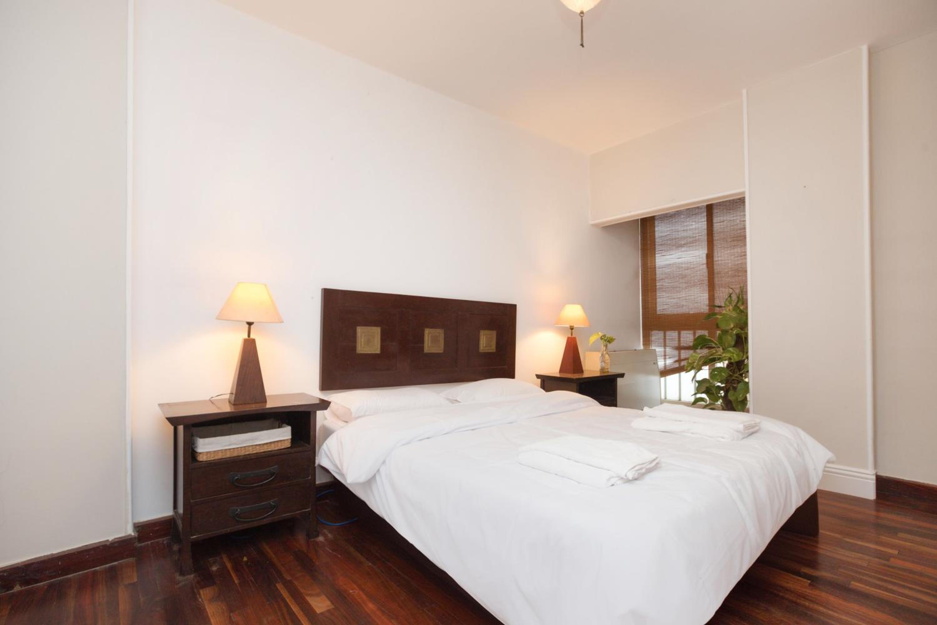 Almond Apartment