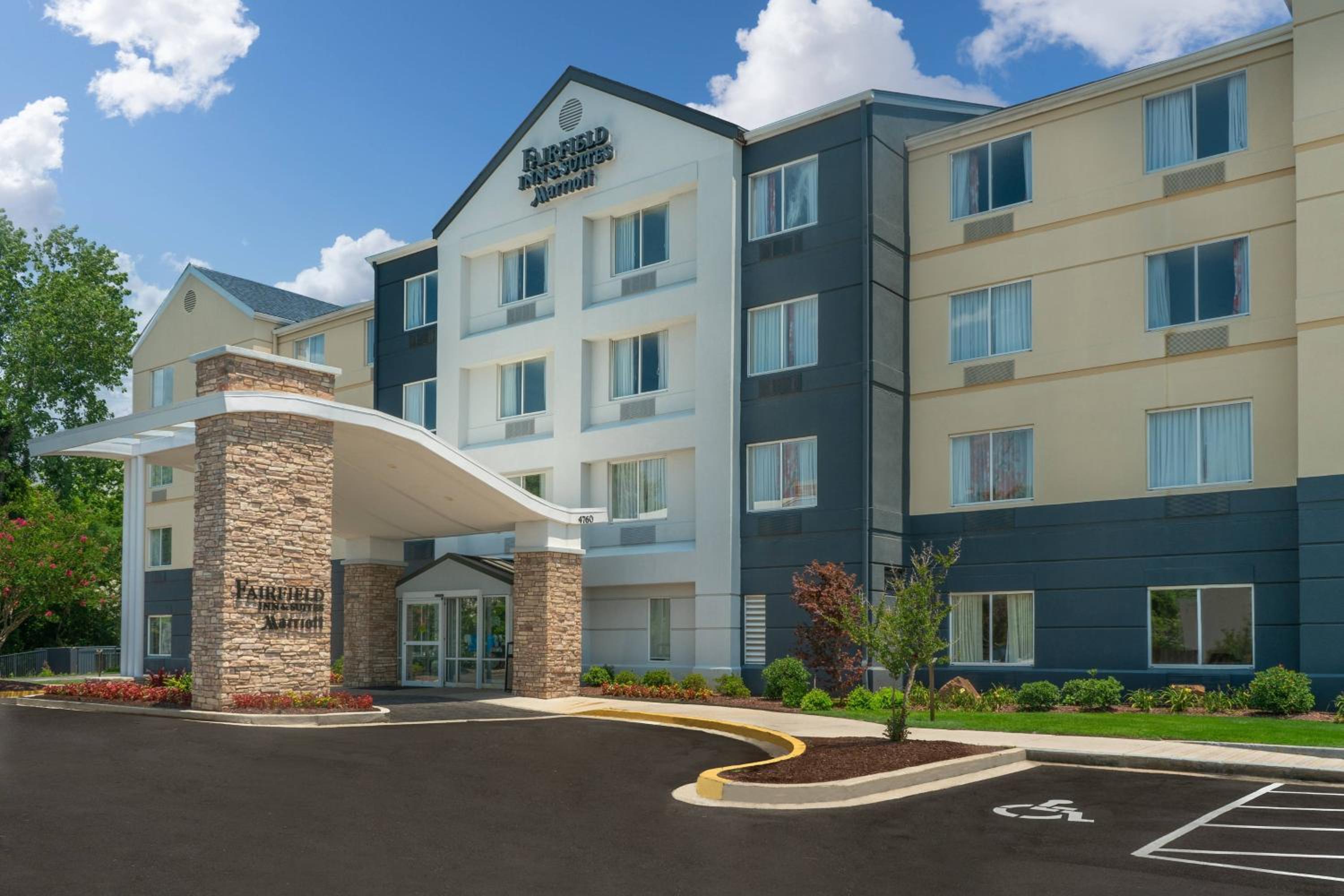 Hotel Fairfield Inn & Suites Memphis I-240 & Perkins - Image 1