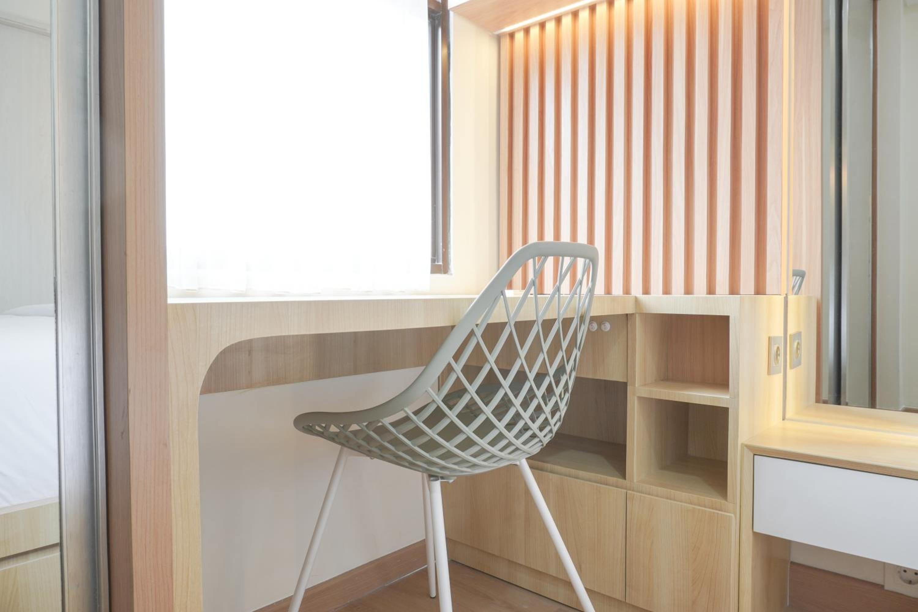 Modern and Comfy 3BR at Transpark Cibubur Apartment By Travelio view 4