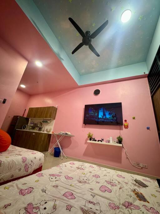 Hello Kitty HomeStay - Cameron Highlands - Spacious Studio - Perfect for Families - Sleeps 4 and Baby photo 4
