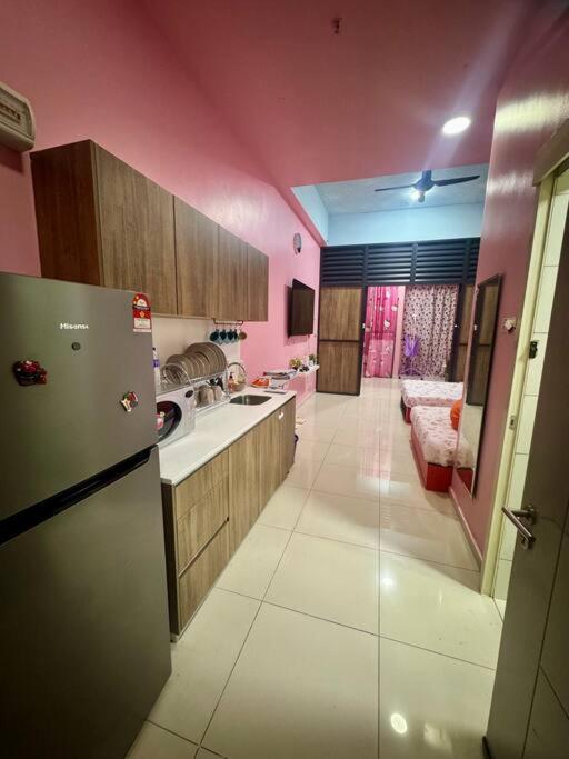 Hello Kitty HomeStay - Cameron Highlands - Spacious Studio - Perfect for Families - Sleeps 4 and Baby photo 3