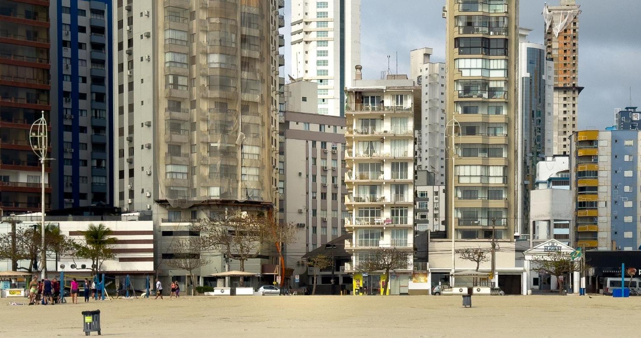 A 30 passos da praia! Localização top em BC - Perto de tudo!