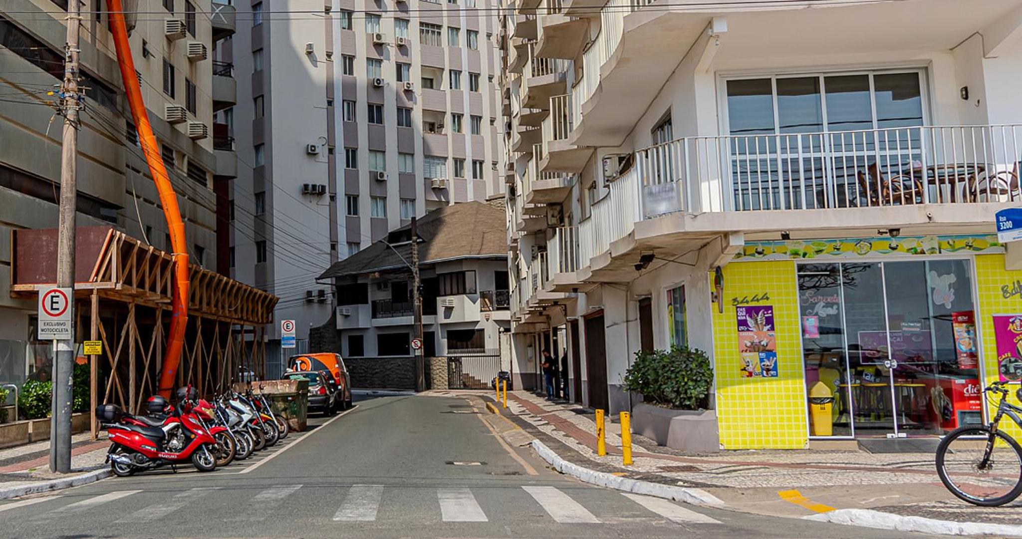 A 30 passos da praia! Localização top em BC - Perto de tudo!