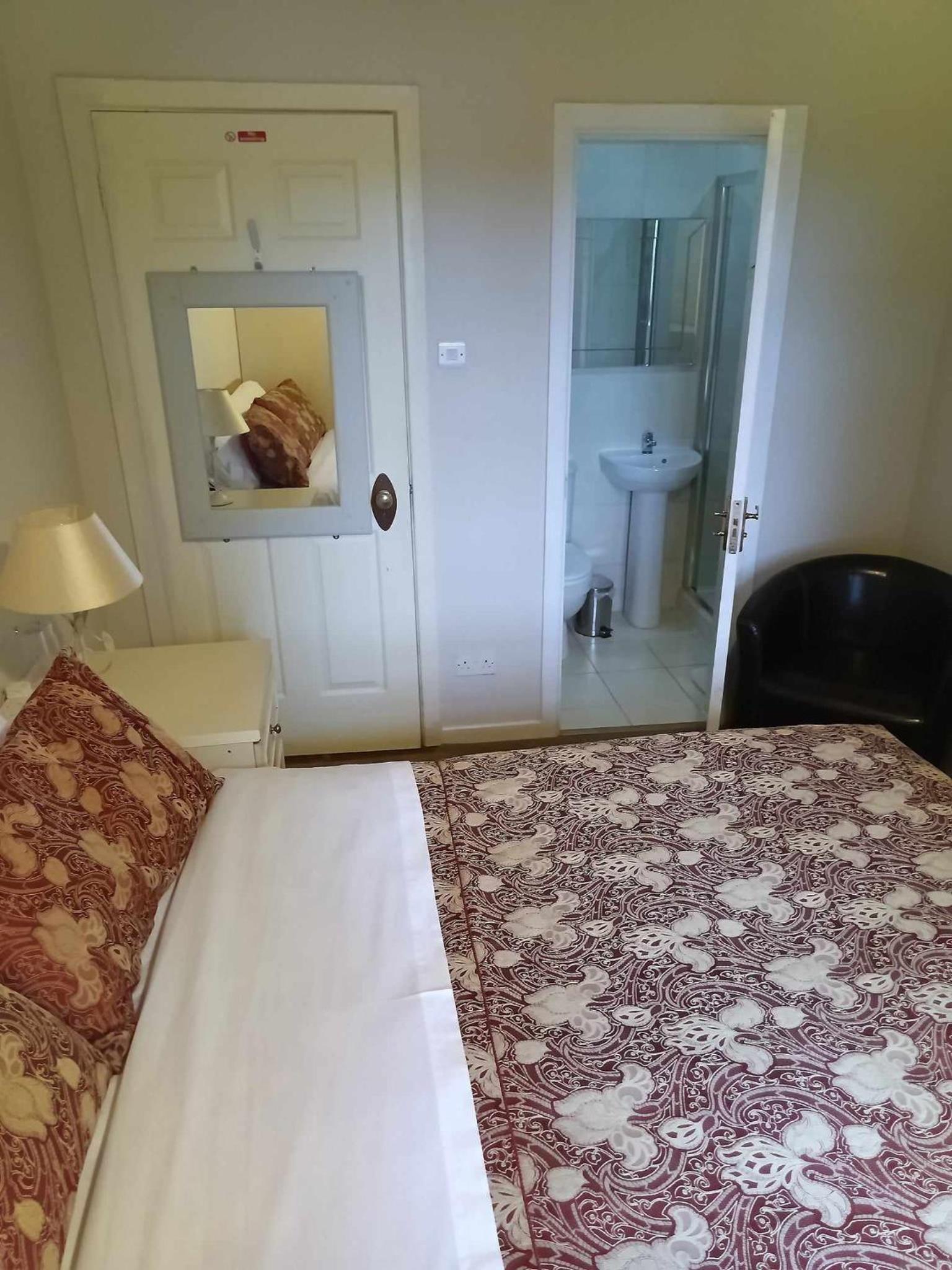 Pinewood Lodge Guest House — 13