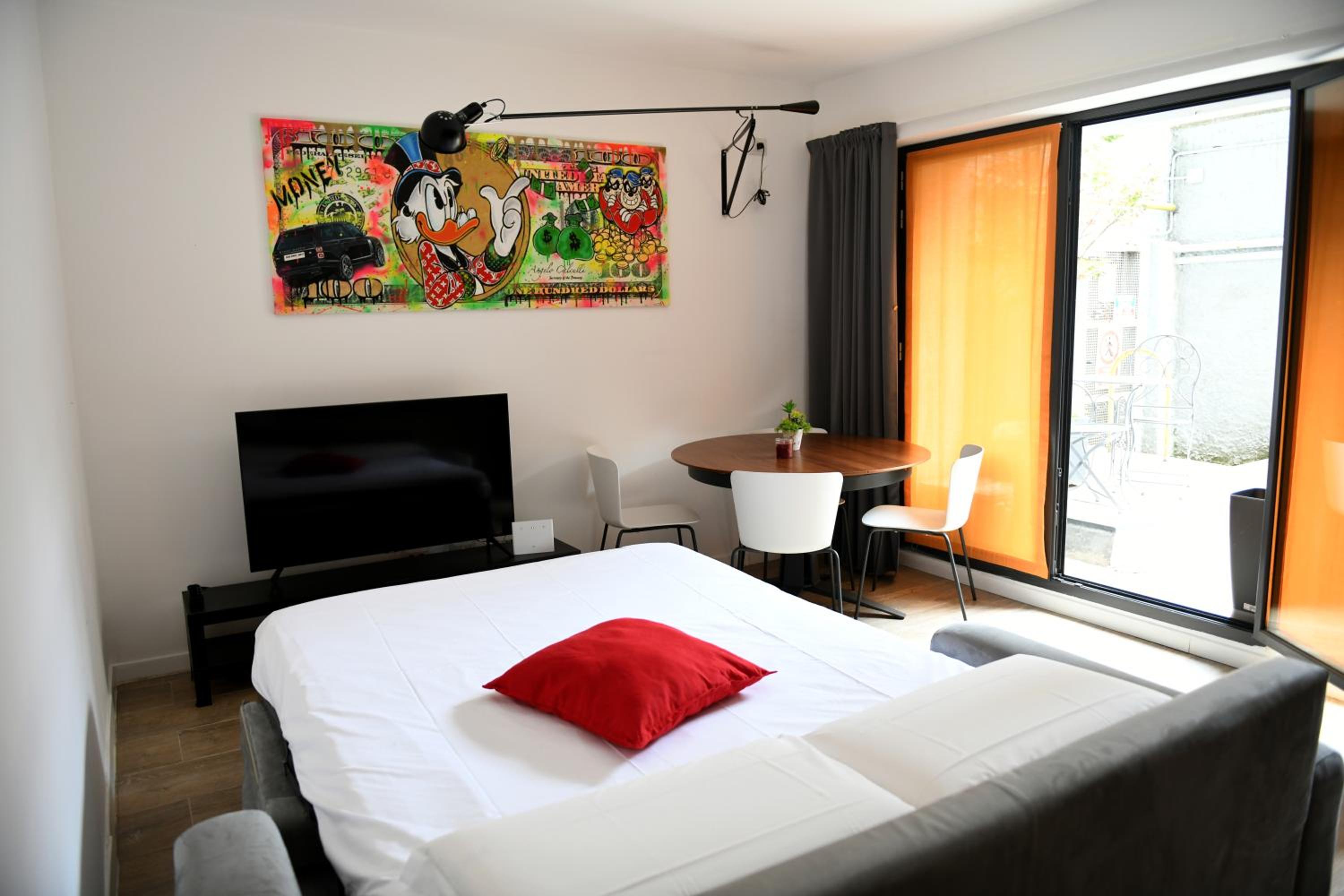 hotel room