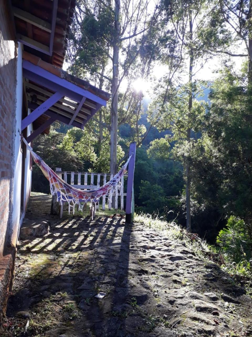 Sitio Tertulia Chalés e Cachoeira