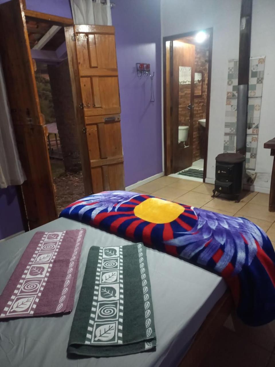 Sitio Tertulia Chalés e Cachoeira