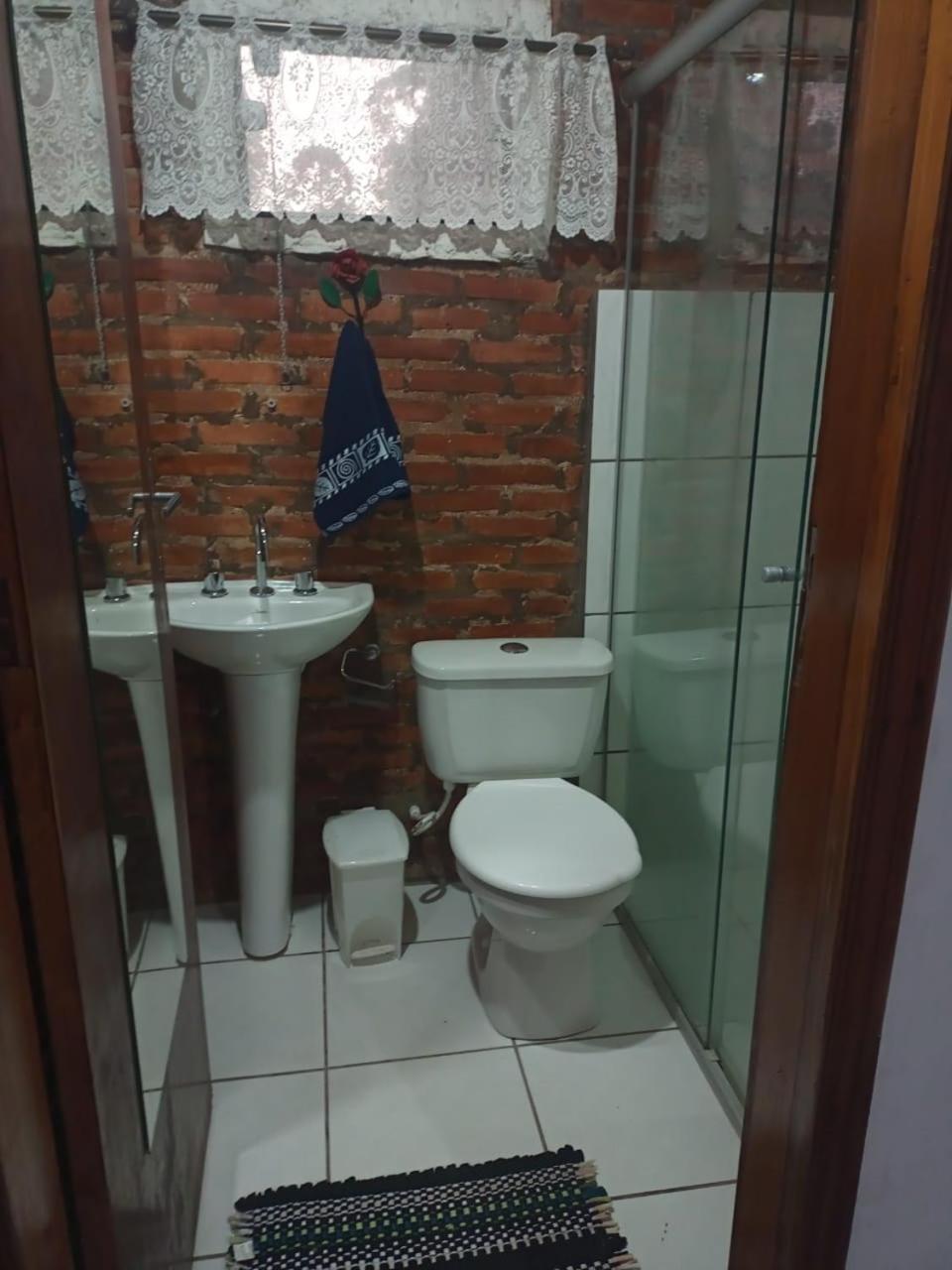 Sitio Tertulia Chalés e Cachoeira