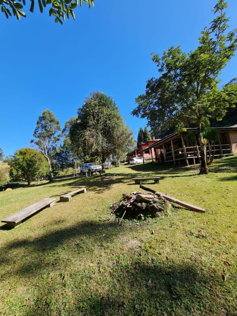 Sitio Tertulia Chalés e Cachoeira