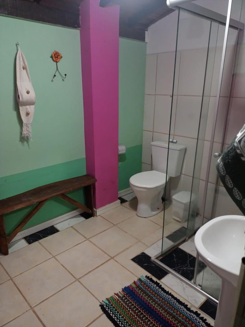 Sitio Tertulia Chalés e Cachoeira