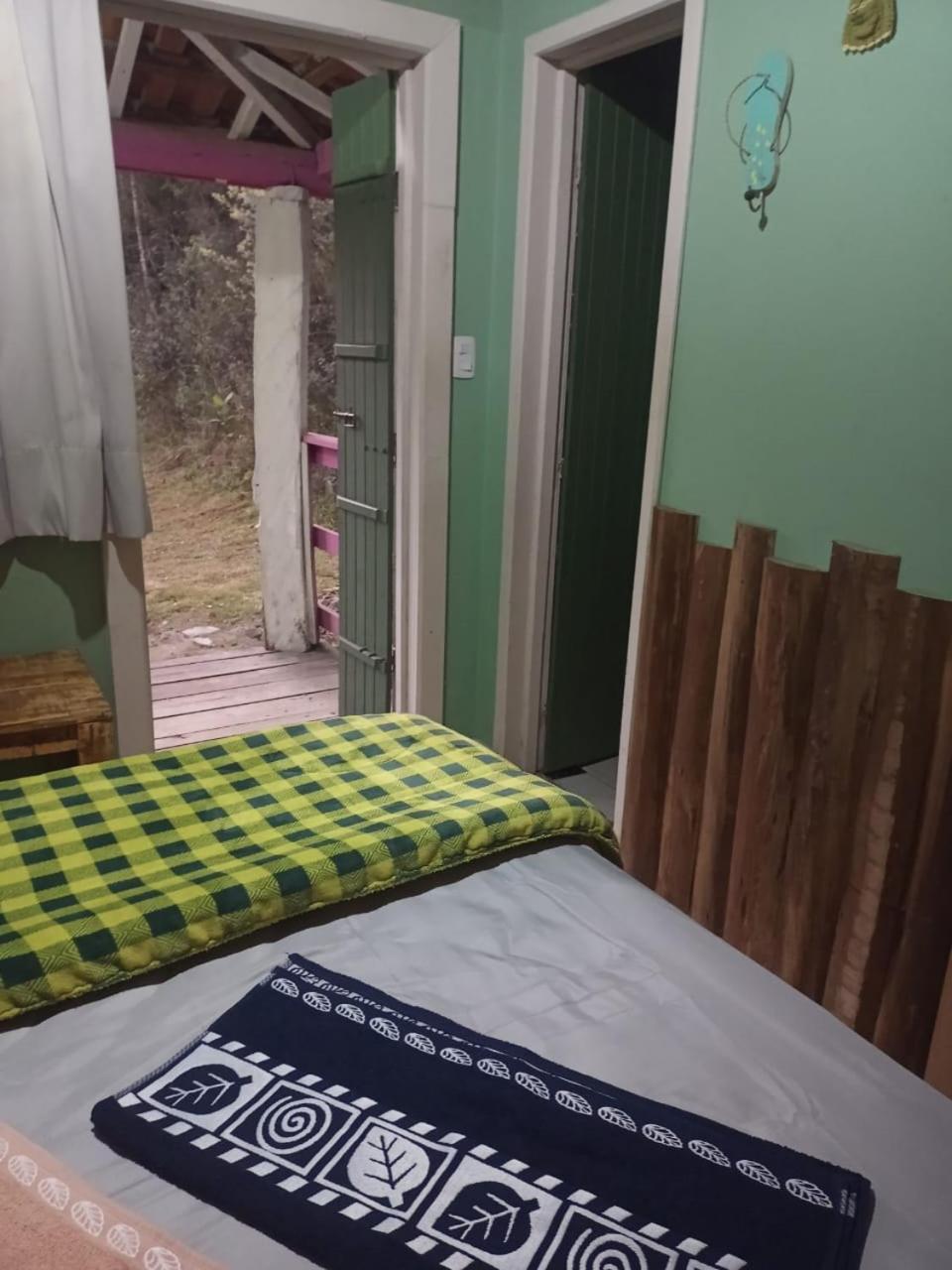 Sitio Tertulia Chalés e Cachoeira