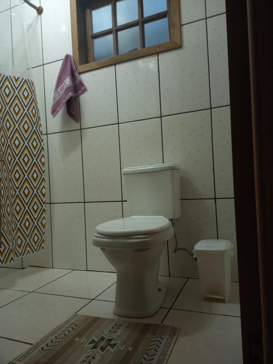 Sitio Tertulia Chalés e Cachoeira