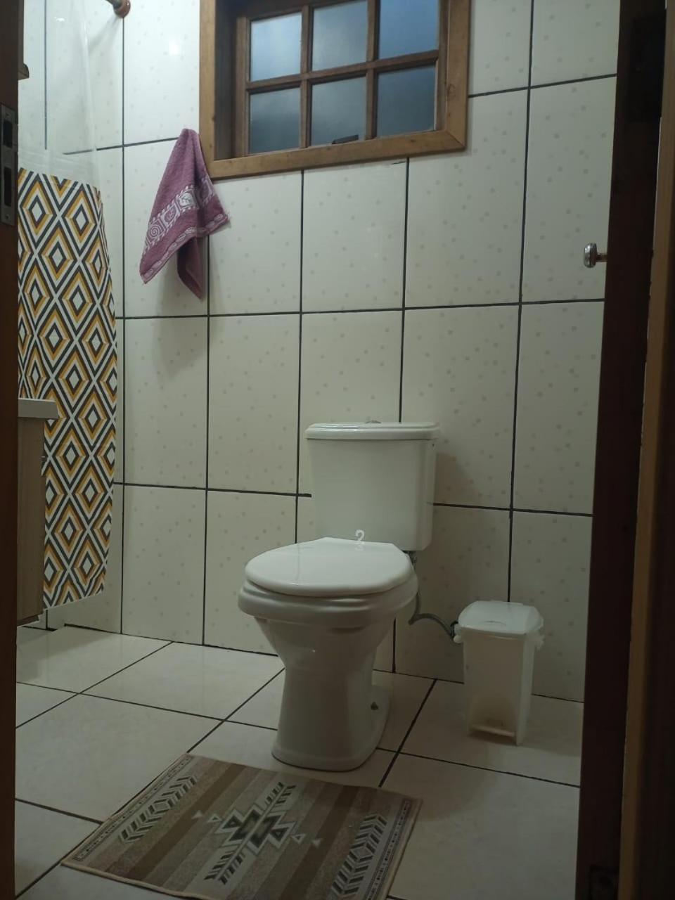 Sitio Tertulia Chalés e Cachoeira