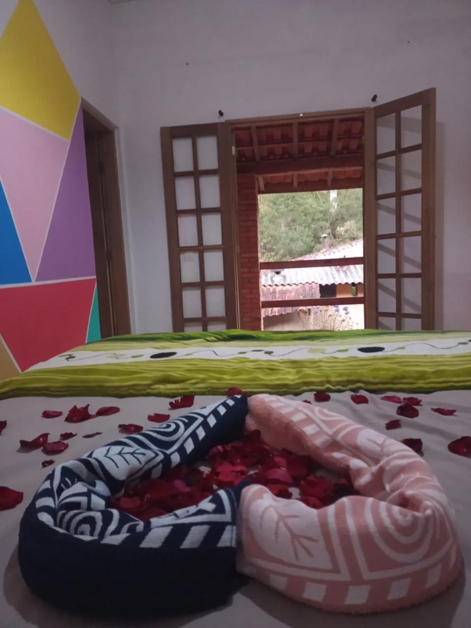 Sitio Tertulia Chalés e Cachoeira