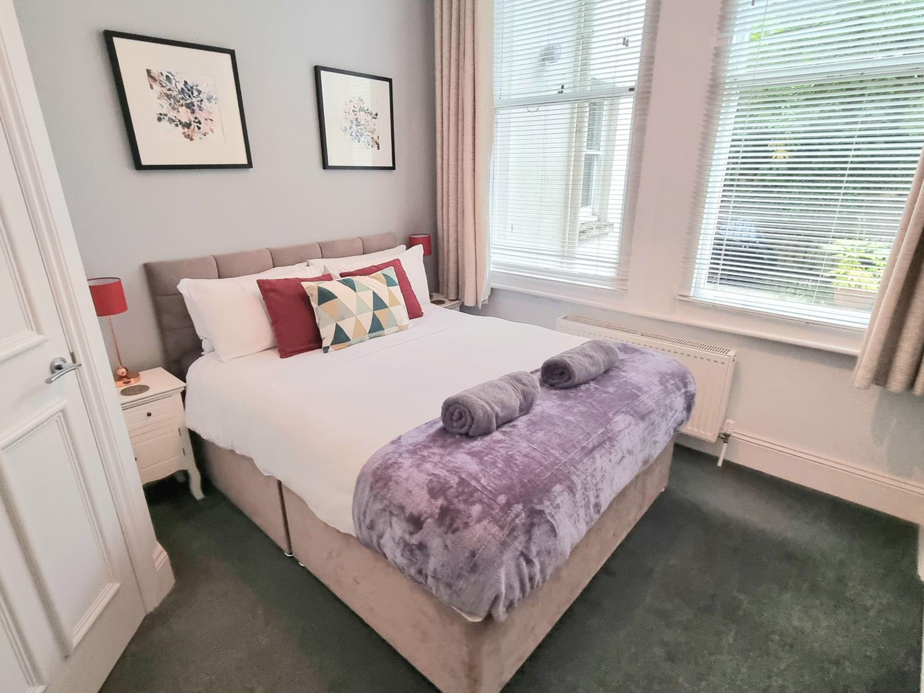 Hoe & Central Stylish Apartment, Free Parking view 2