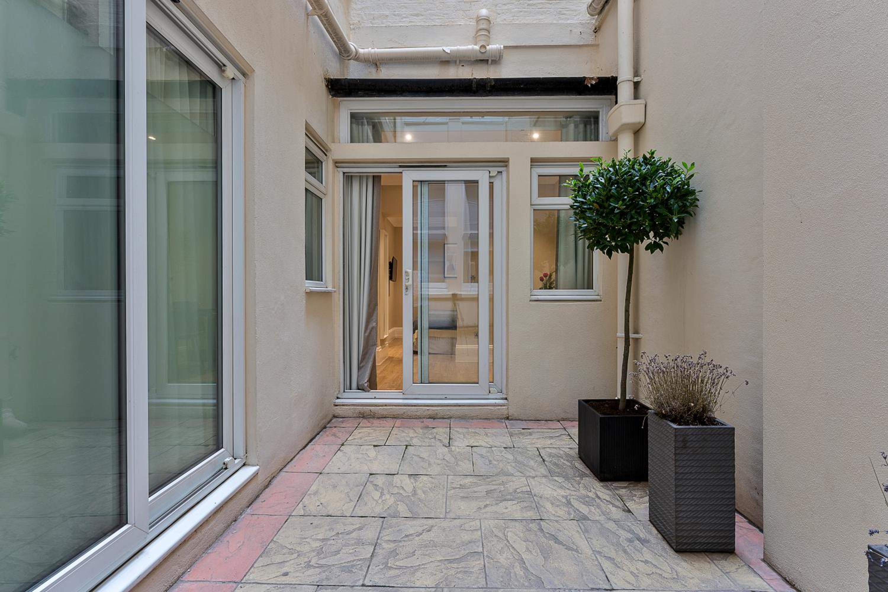 balcony