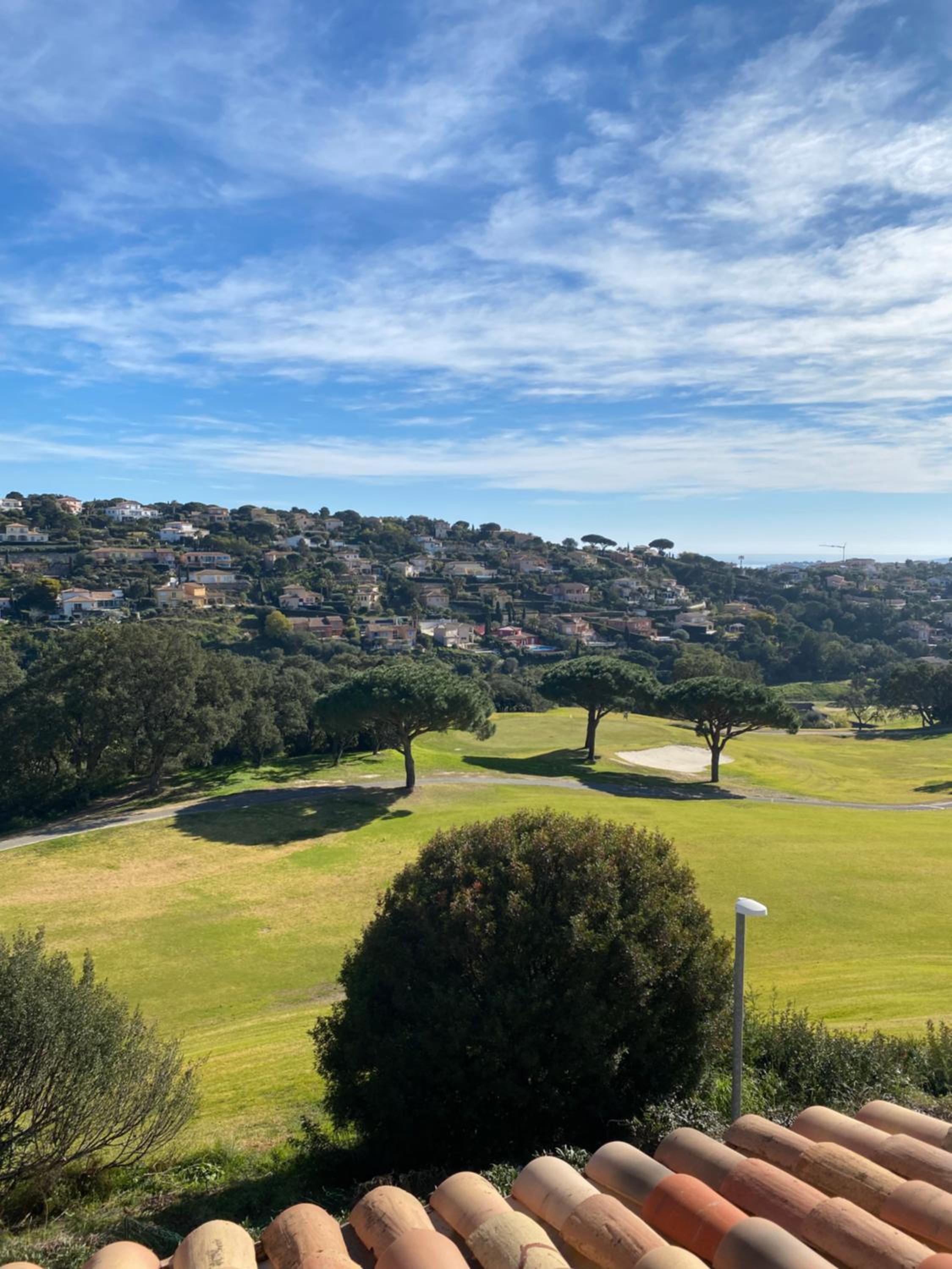 Appartement avec piscine, vue golf à sainte Maxime